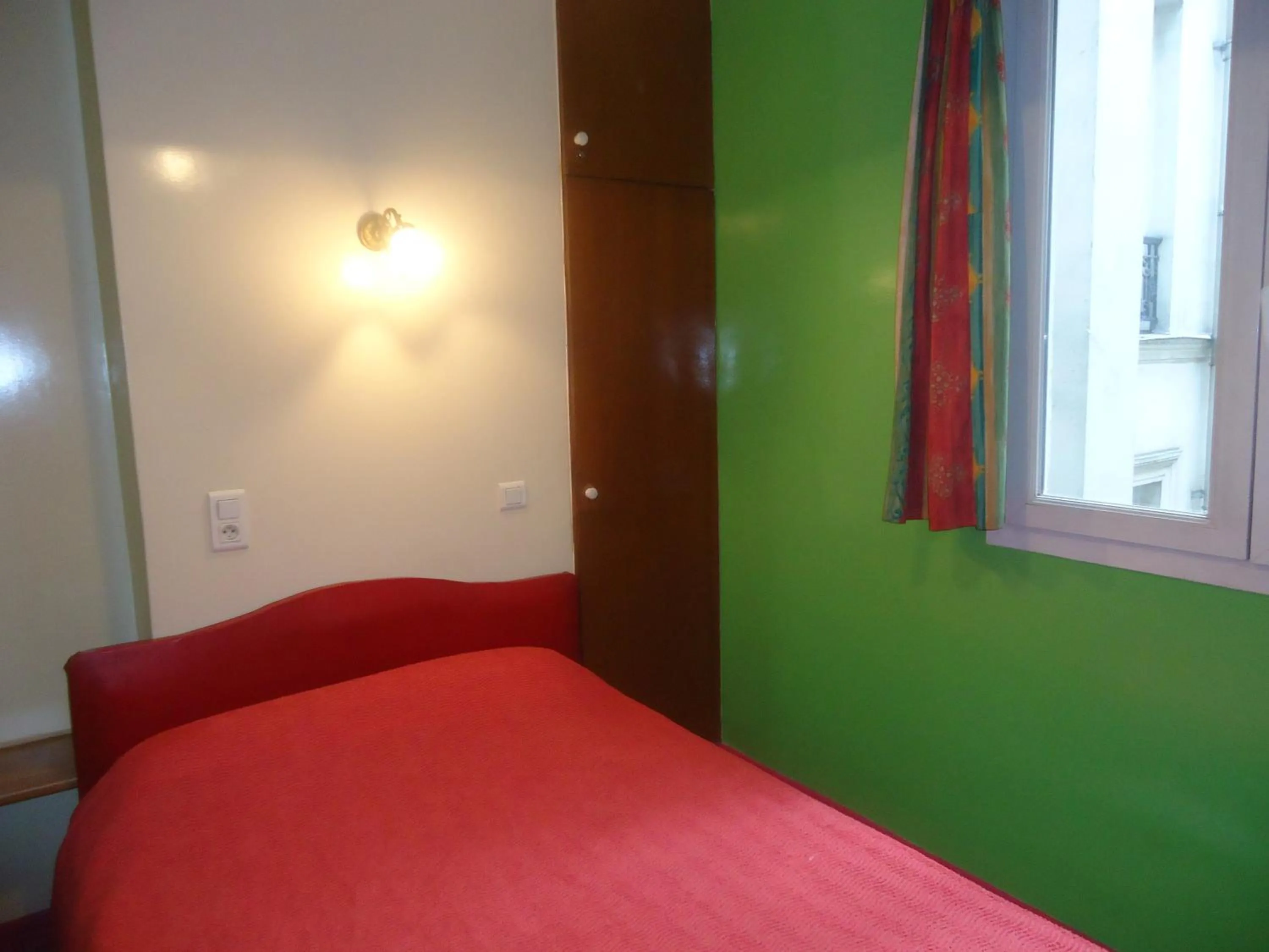 Bed in Hotel des Belges