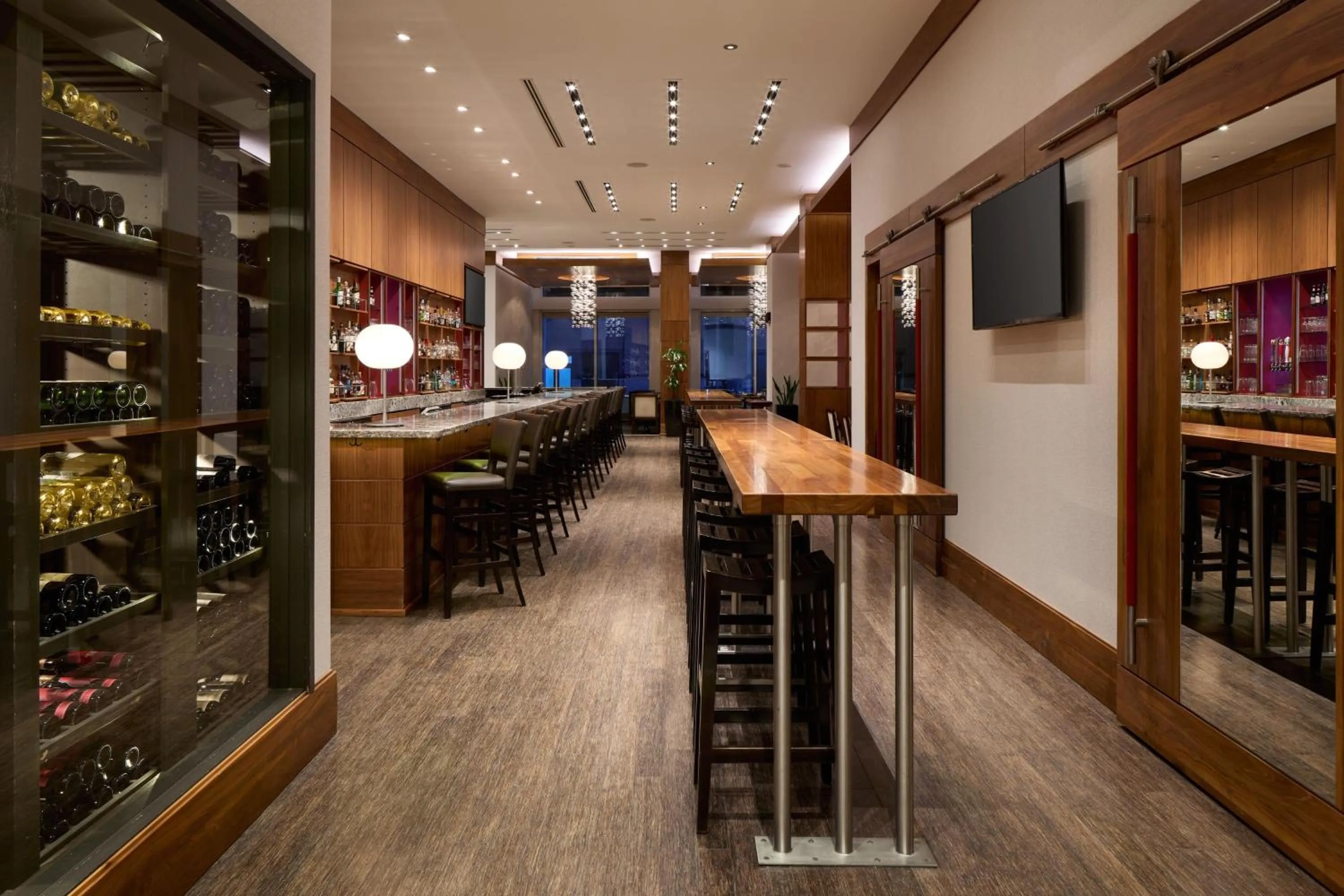 Restaurant/places to eat in Le Westin Montreal