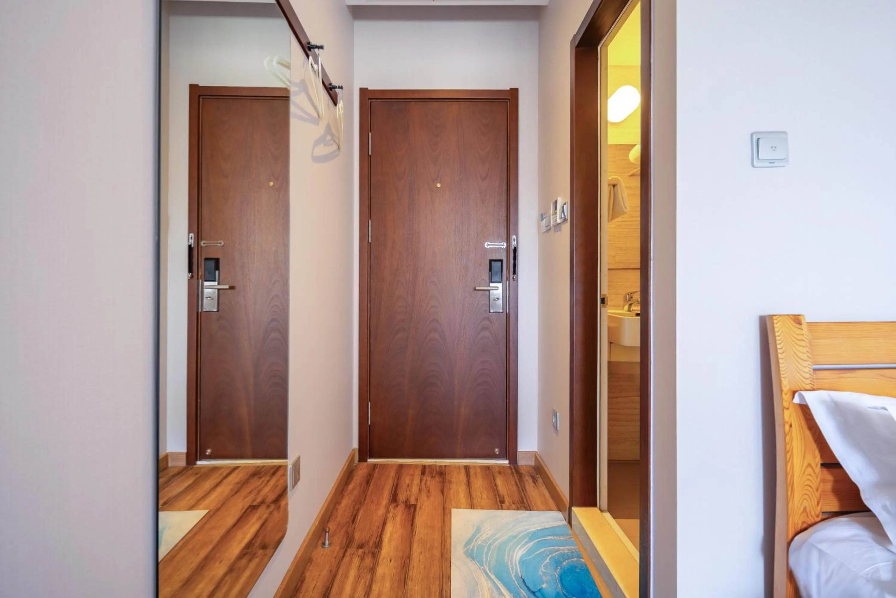 Bed in Qingdao Kaiyue Hotel Zhongshan Road St Michael's Cathedral and Zhanqiao Pier