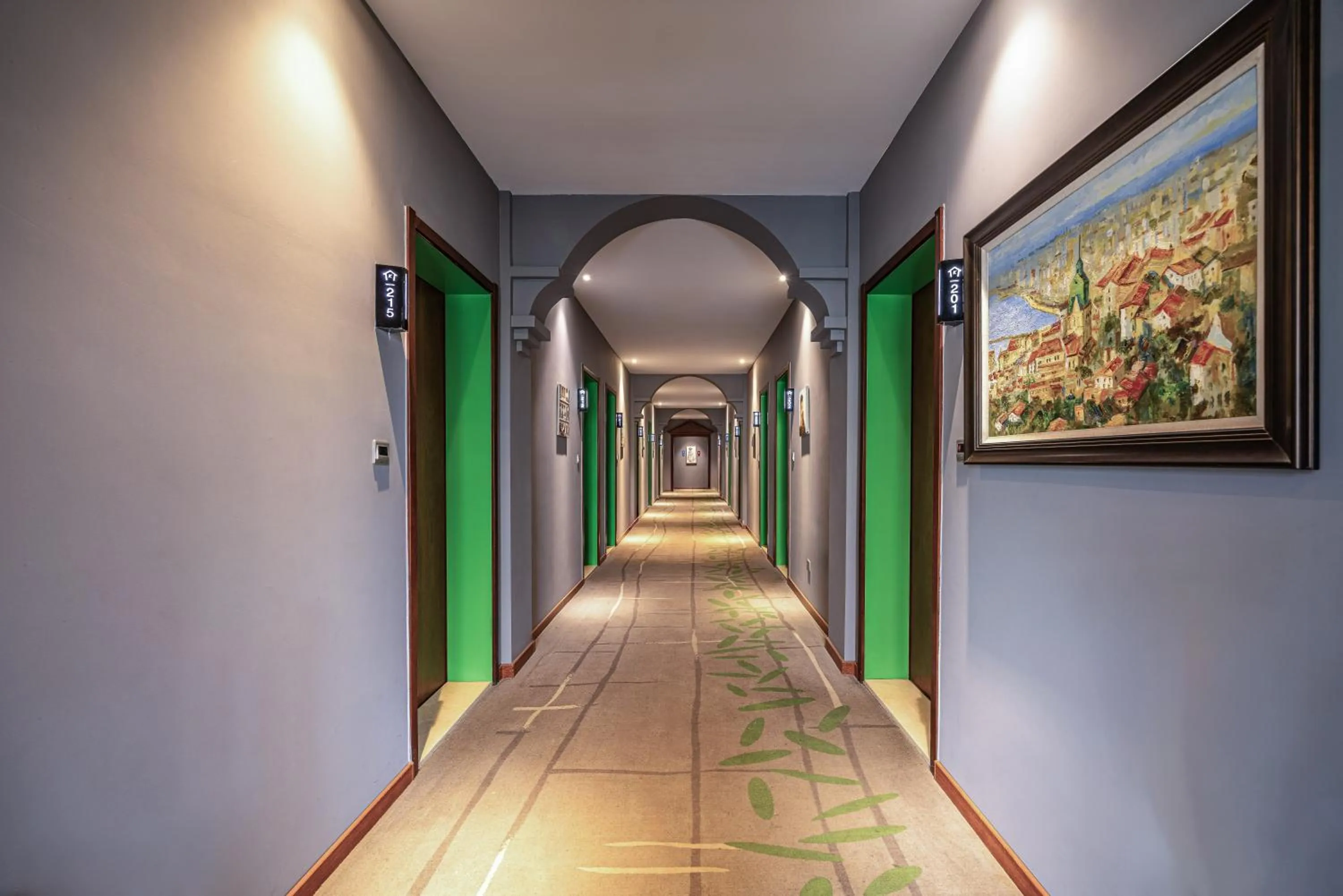 Qingdao Kaiyue Hotel Zhongshan Road St Michael's Cathedral and Zhanqiao Pier