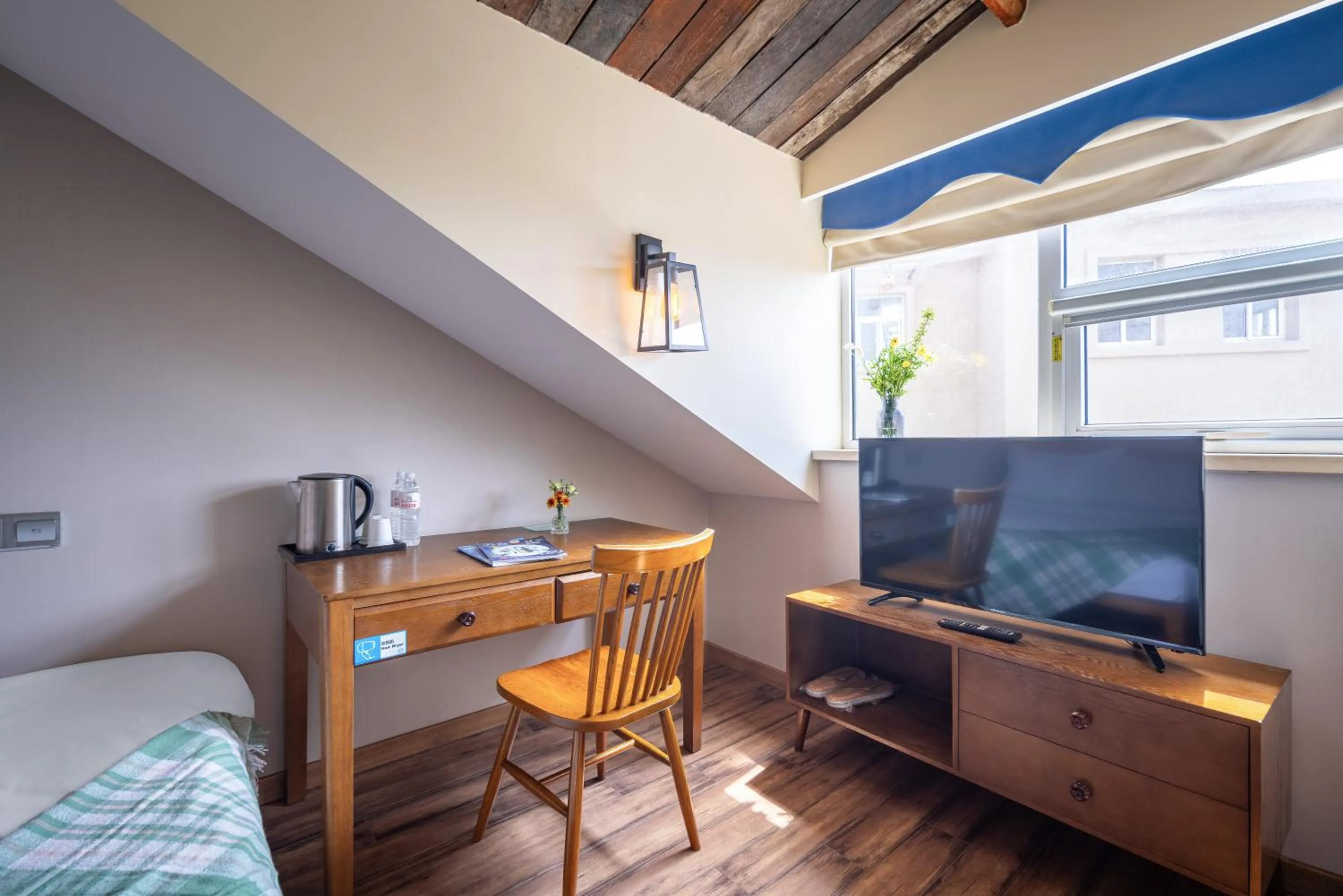 Qingdao Kaiyue Hotel Zhongshan Road St Michael's Cathedral and Zhanqiao Pier