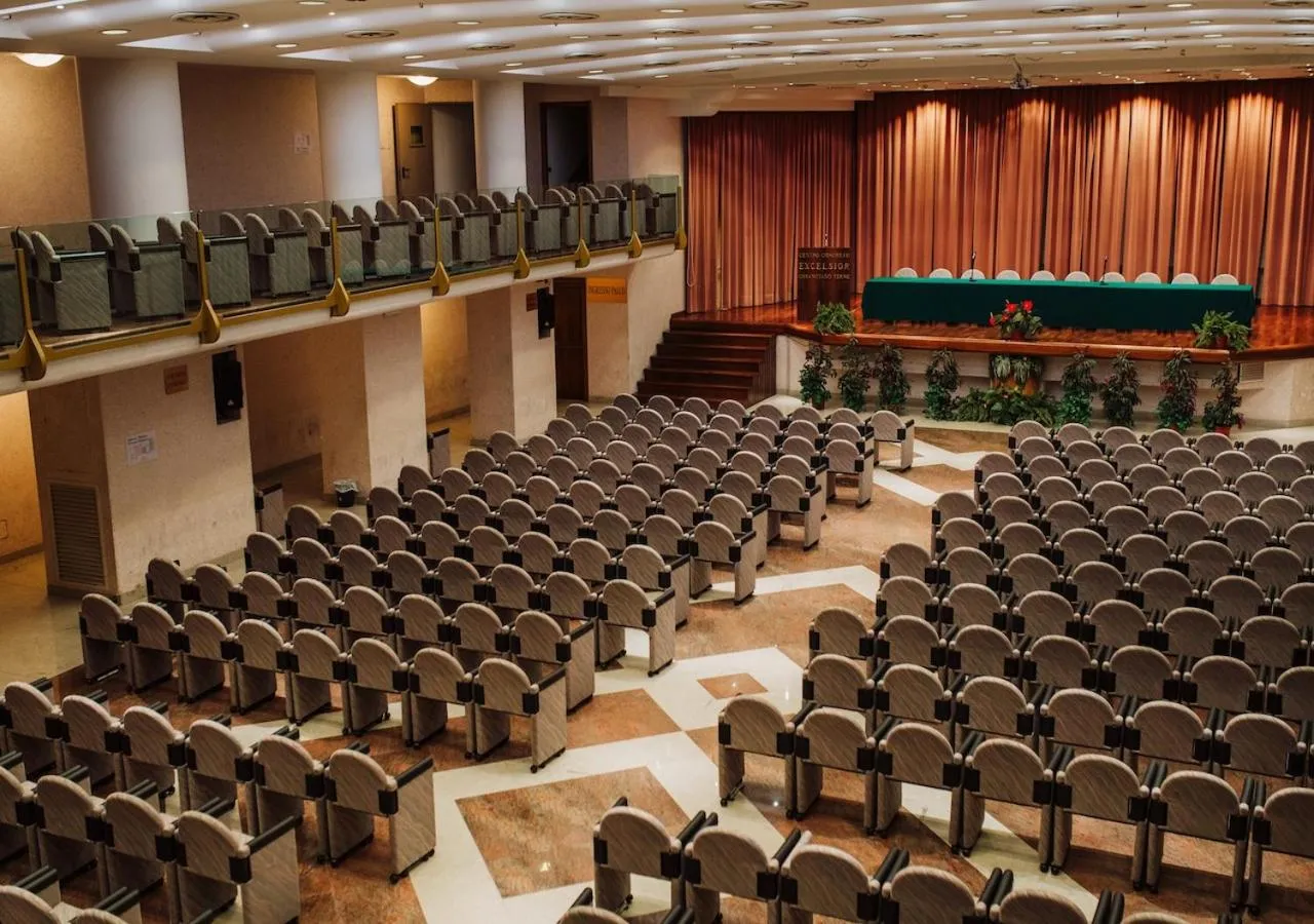 Business facilities in Grand Hotel Excelsior