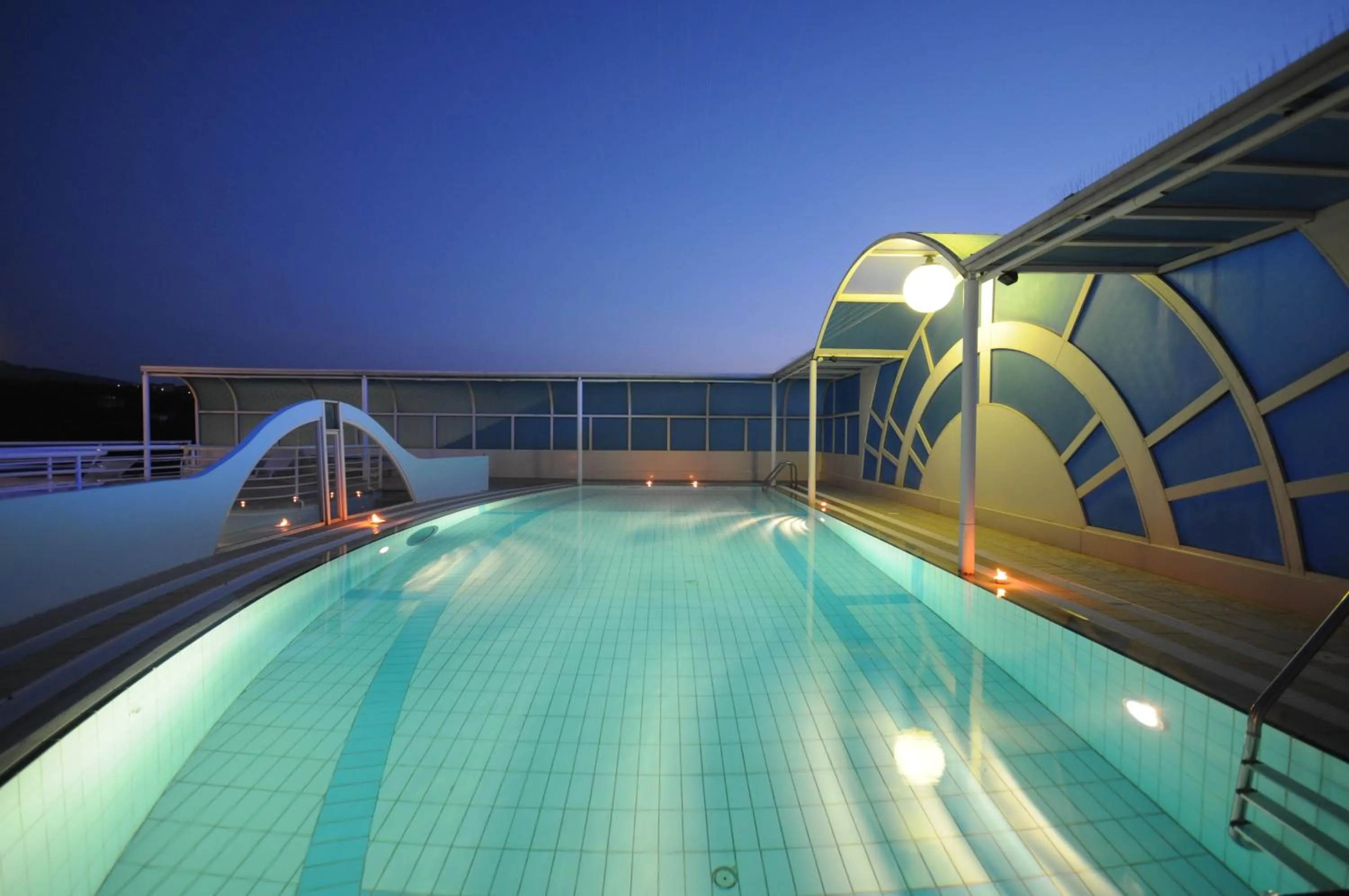 Swimming pool in Grand Hotel Excelsior