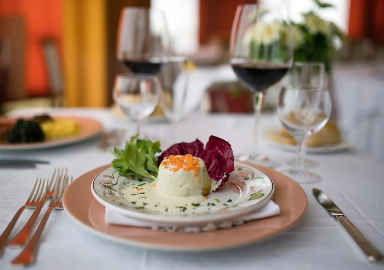 Food and drinks in Grand Hotel Excelsior