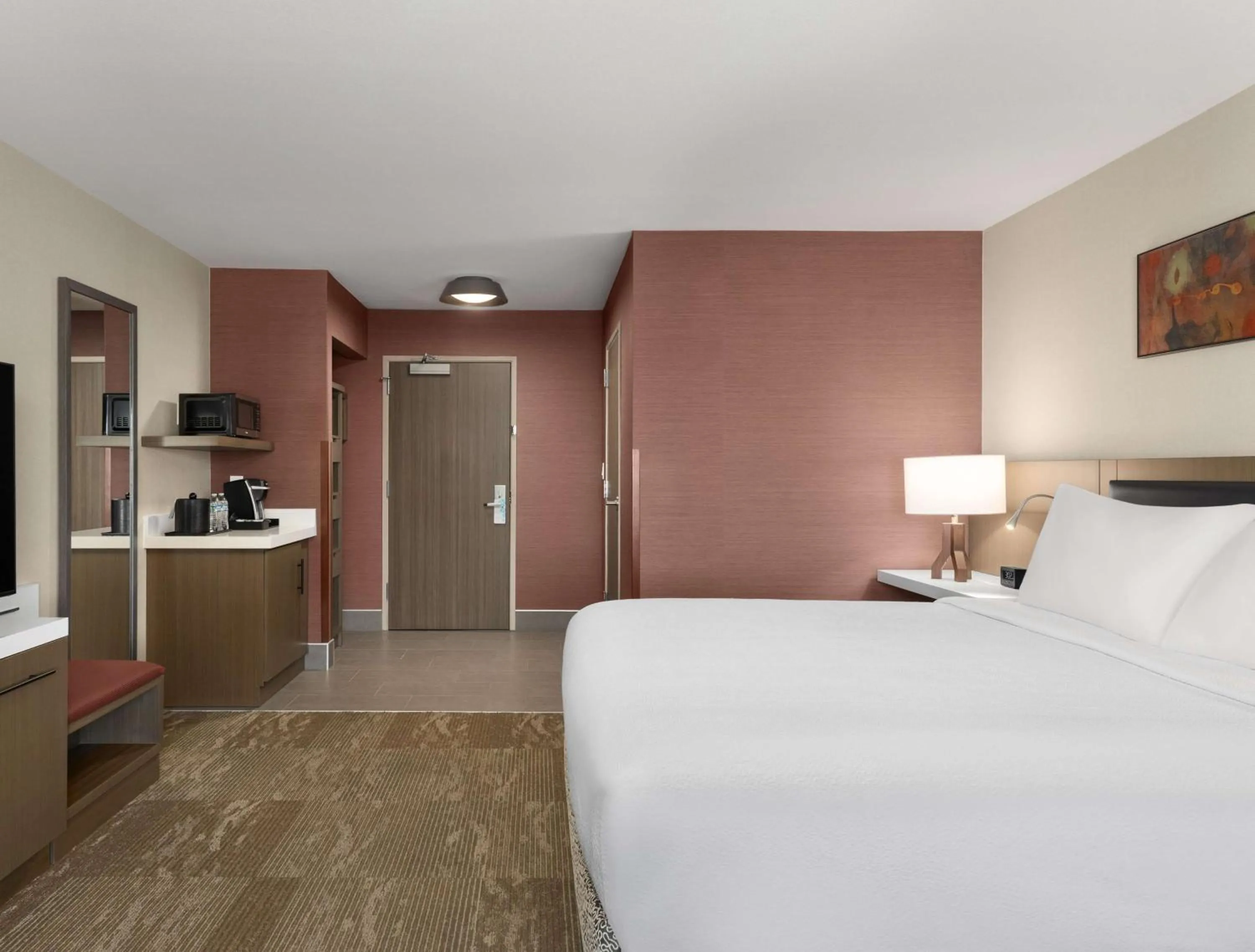 Bed in Hilton Garden Inn Spokane Airport