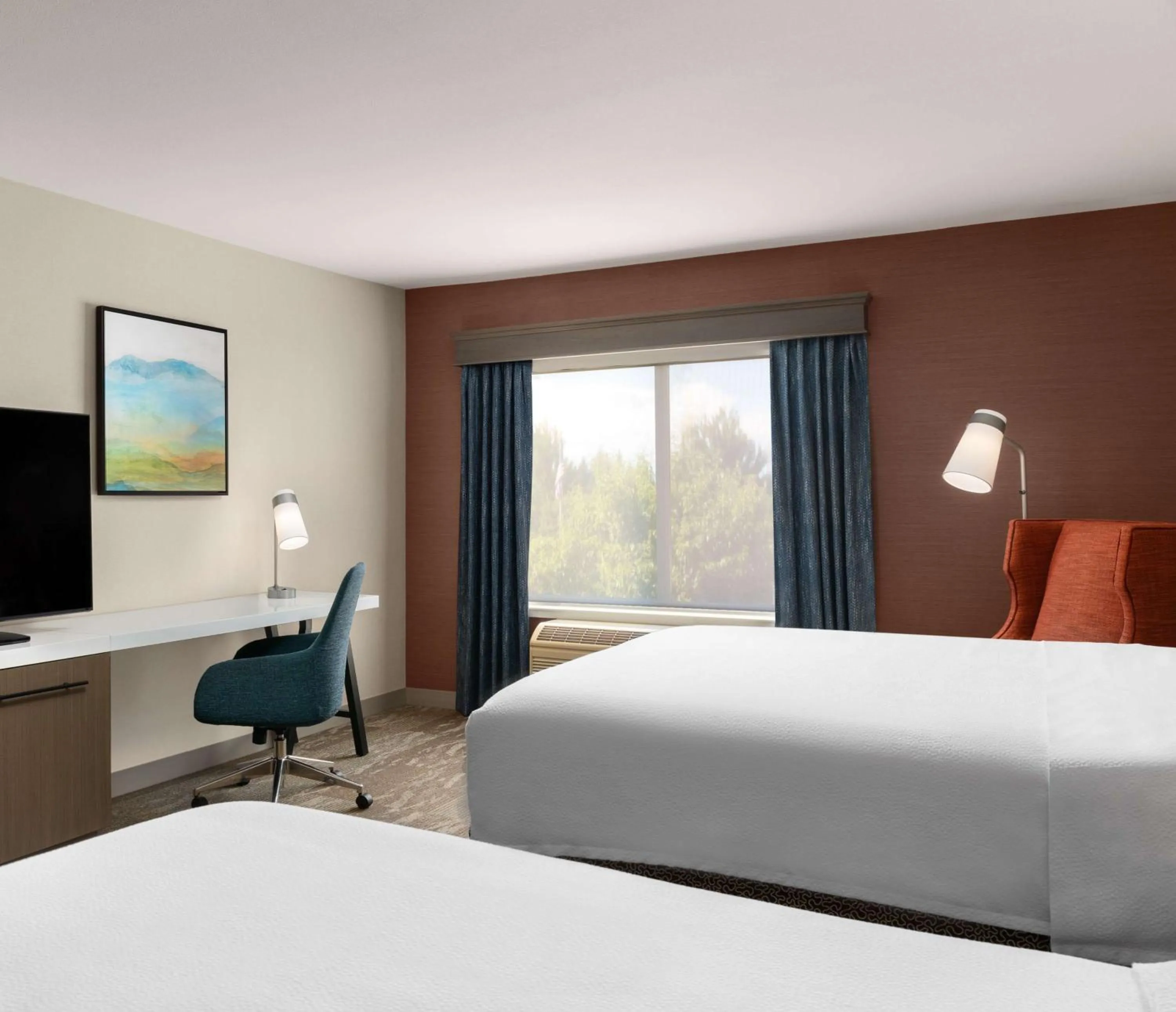 Bed in Hilton Garden Inn Spokane Airport