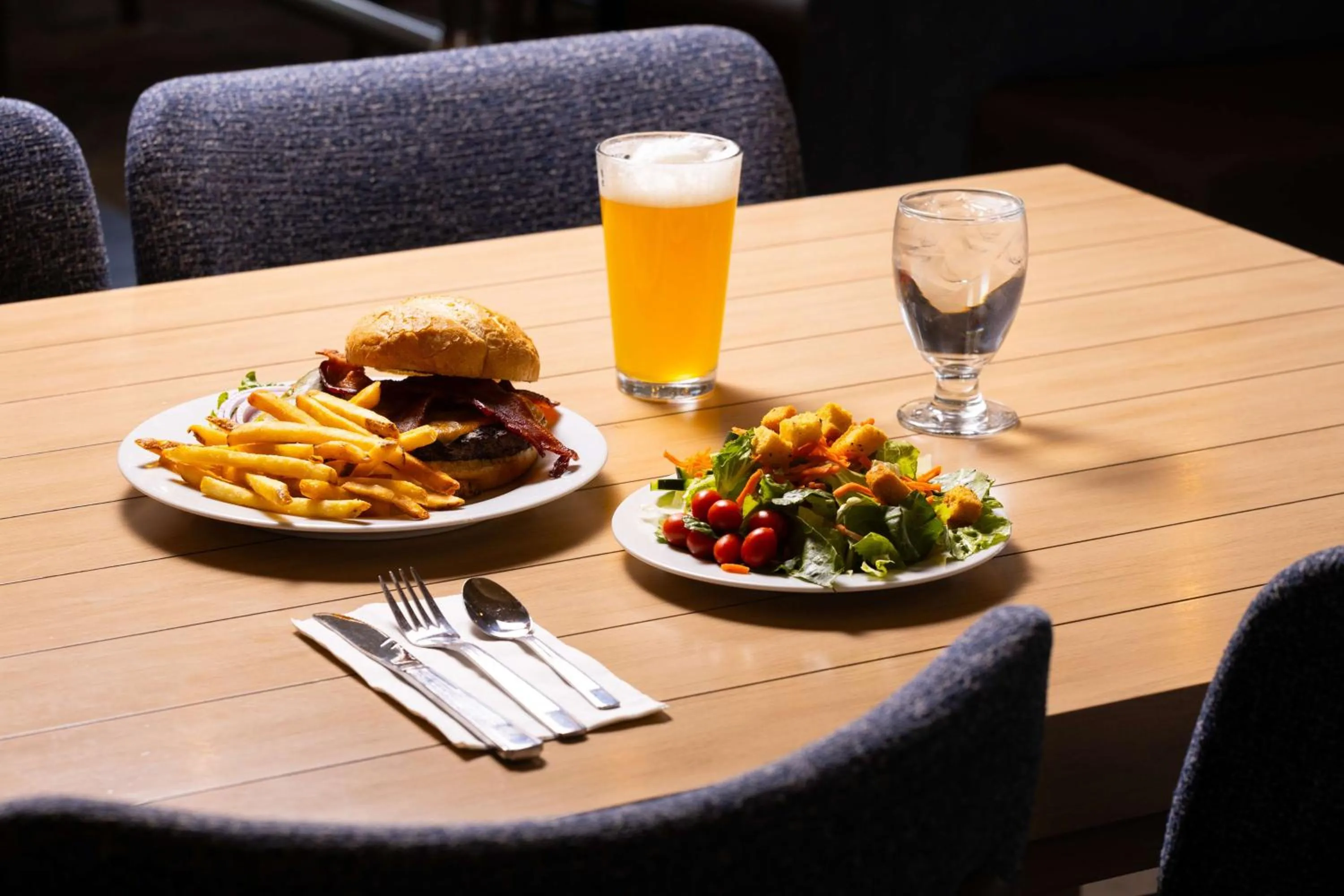 Restaurant/places to eat in Hilton Garden Inn Spokane Airport