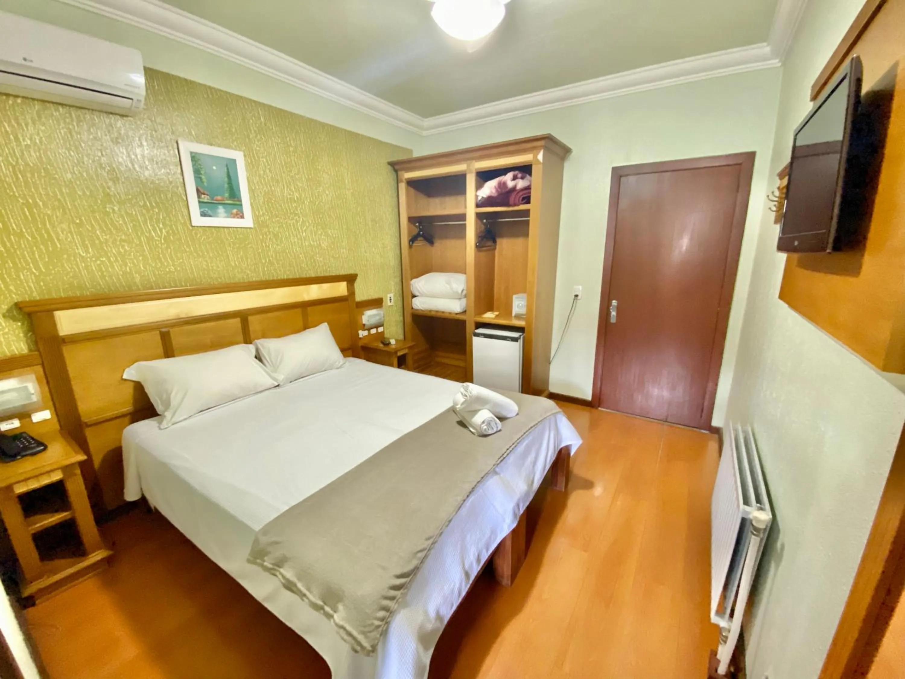 Double Room with Balcony - single occupancy in Pousada Gramado