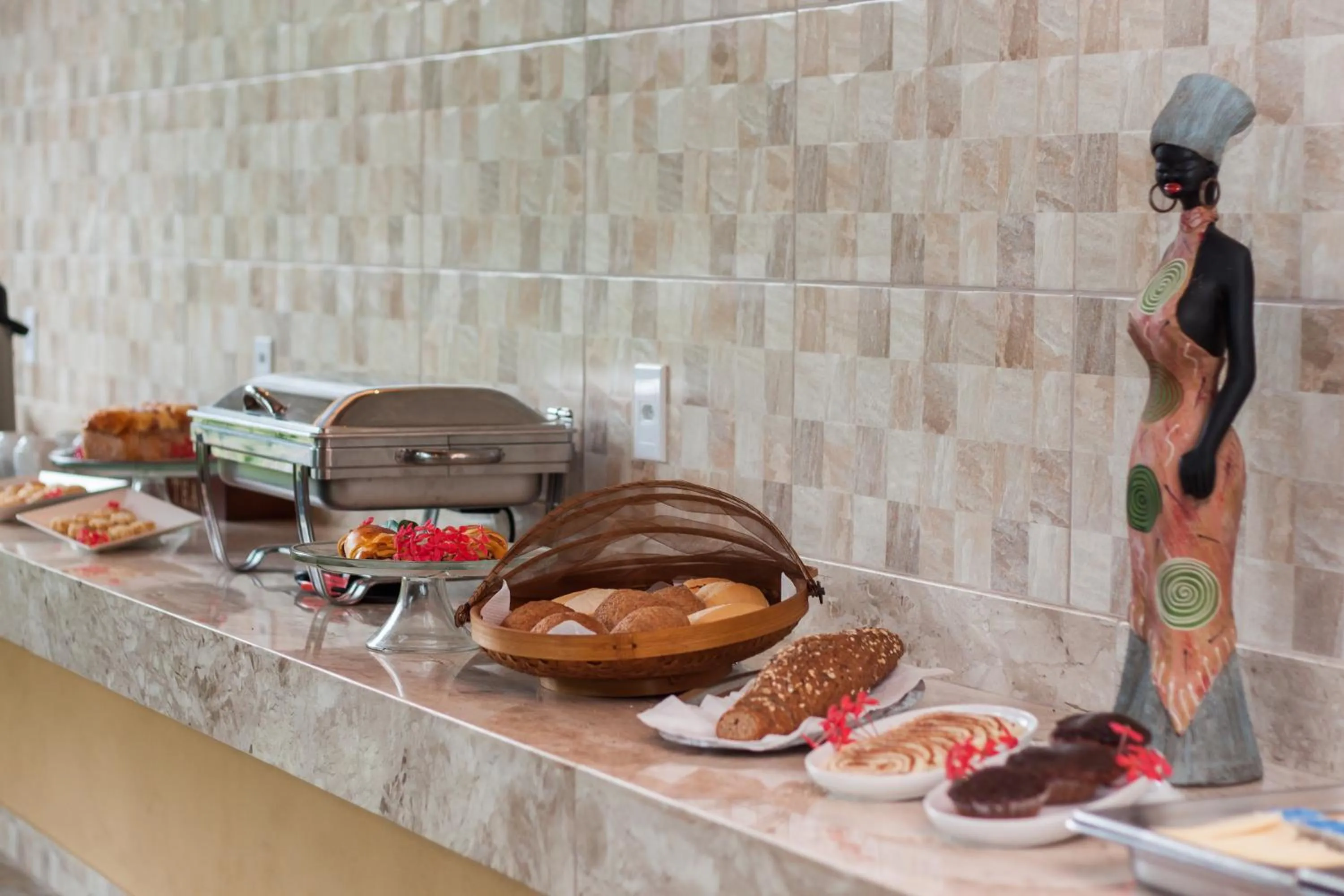 Buffet breakfast in Pousada Espaço do Sagui - Taipu de Fora