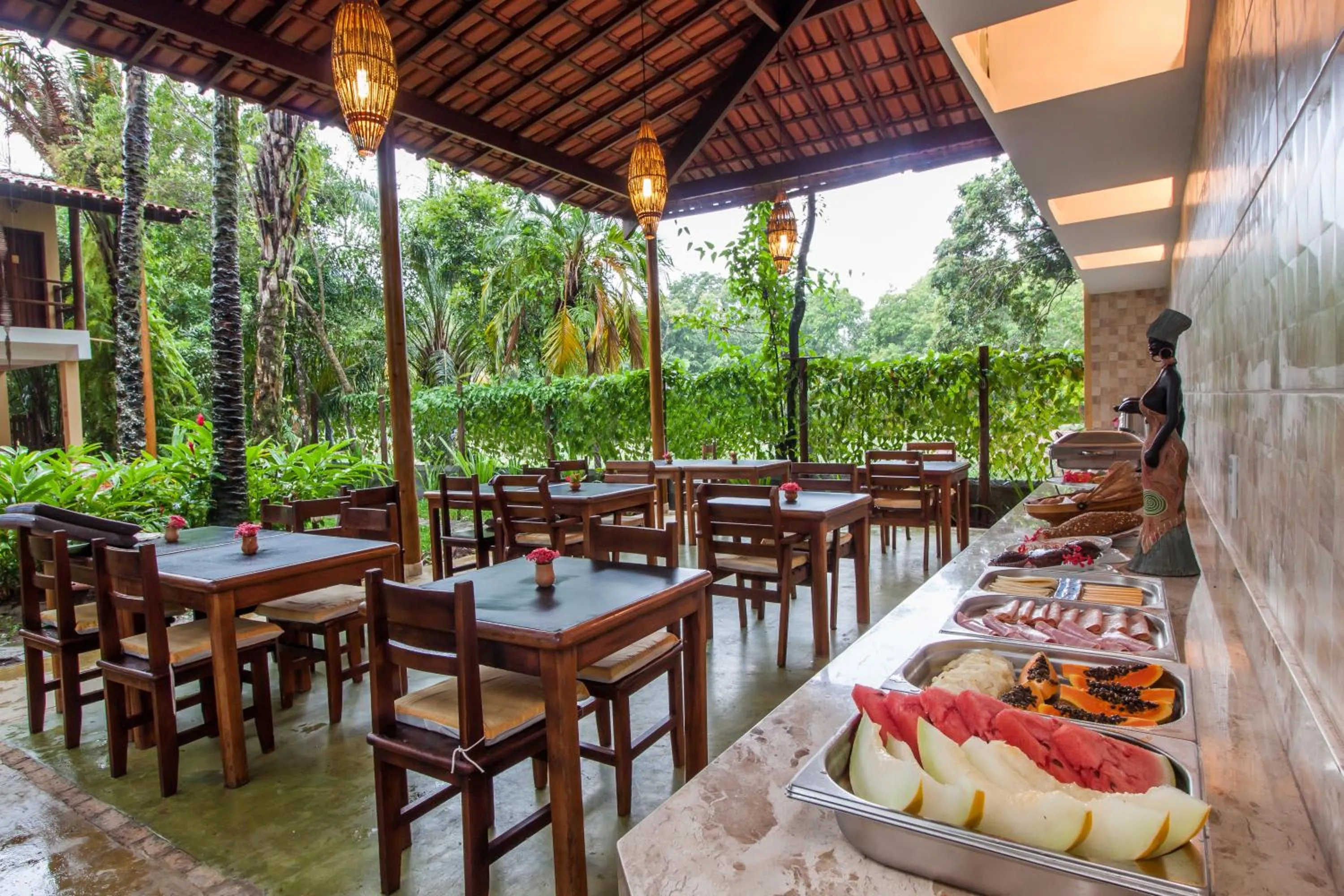 Buffet breakfast in Pousada Espaço do Sagui - Taipu de Fora