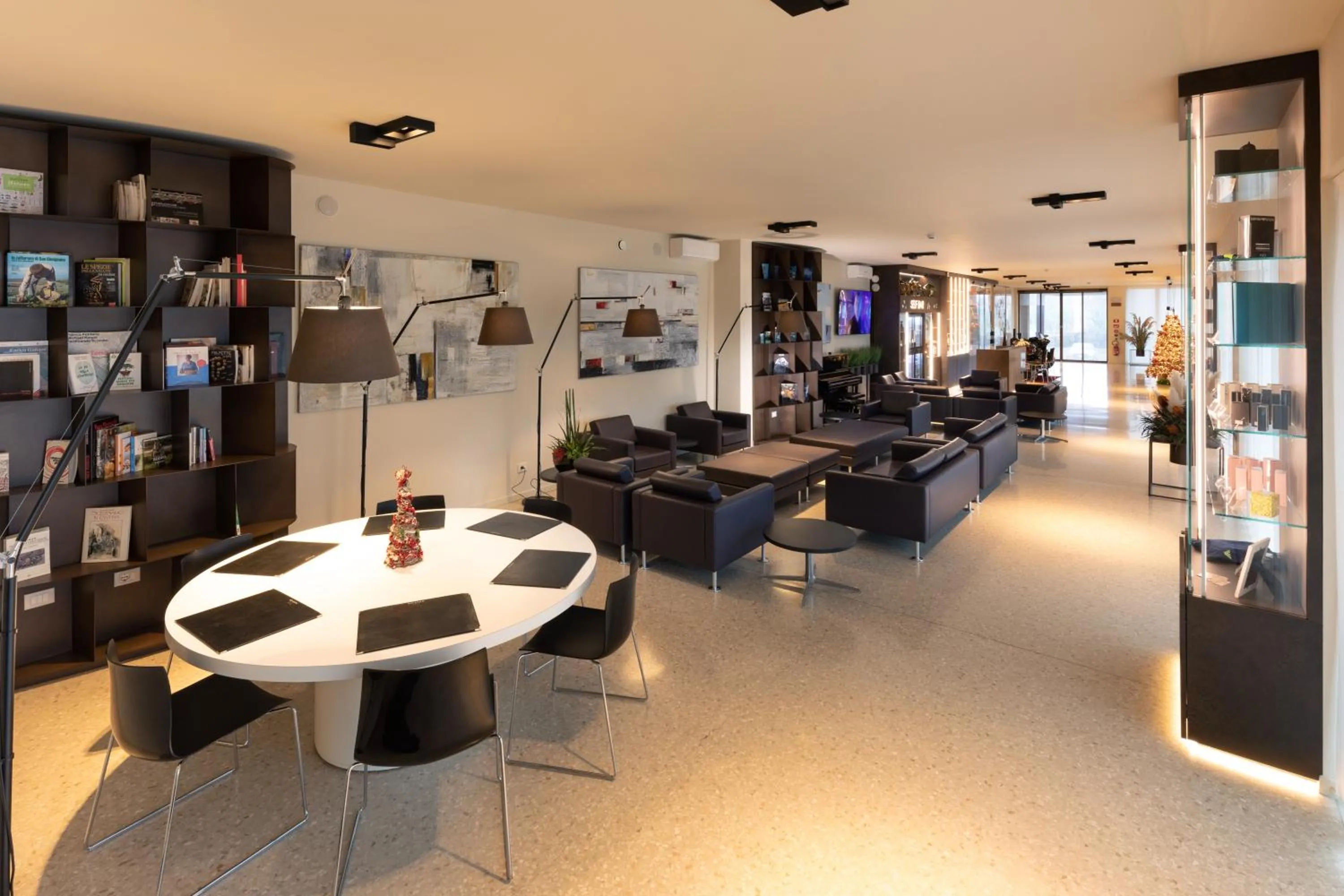 Seating area in Boiardo Hotel