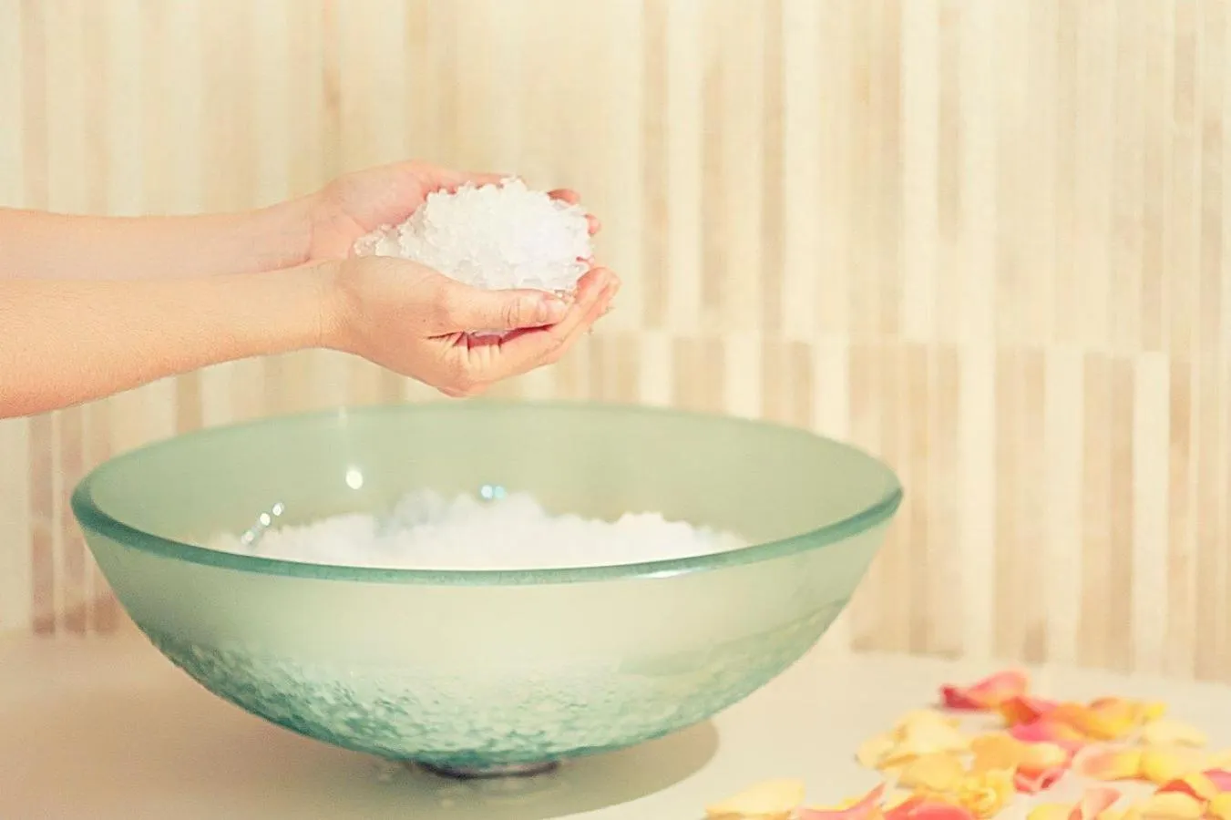 Spa and wellness centre/facilities in Hôtel de Sèze & Spa Bordeaux Centre