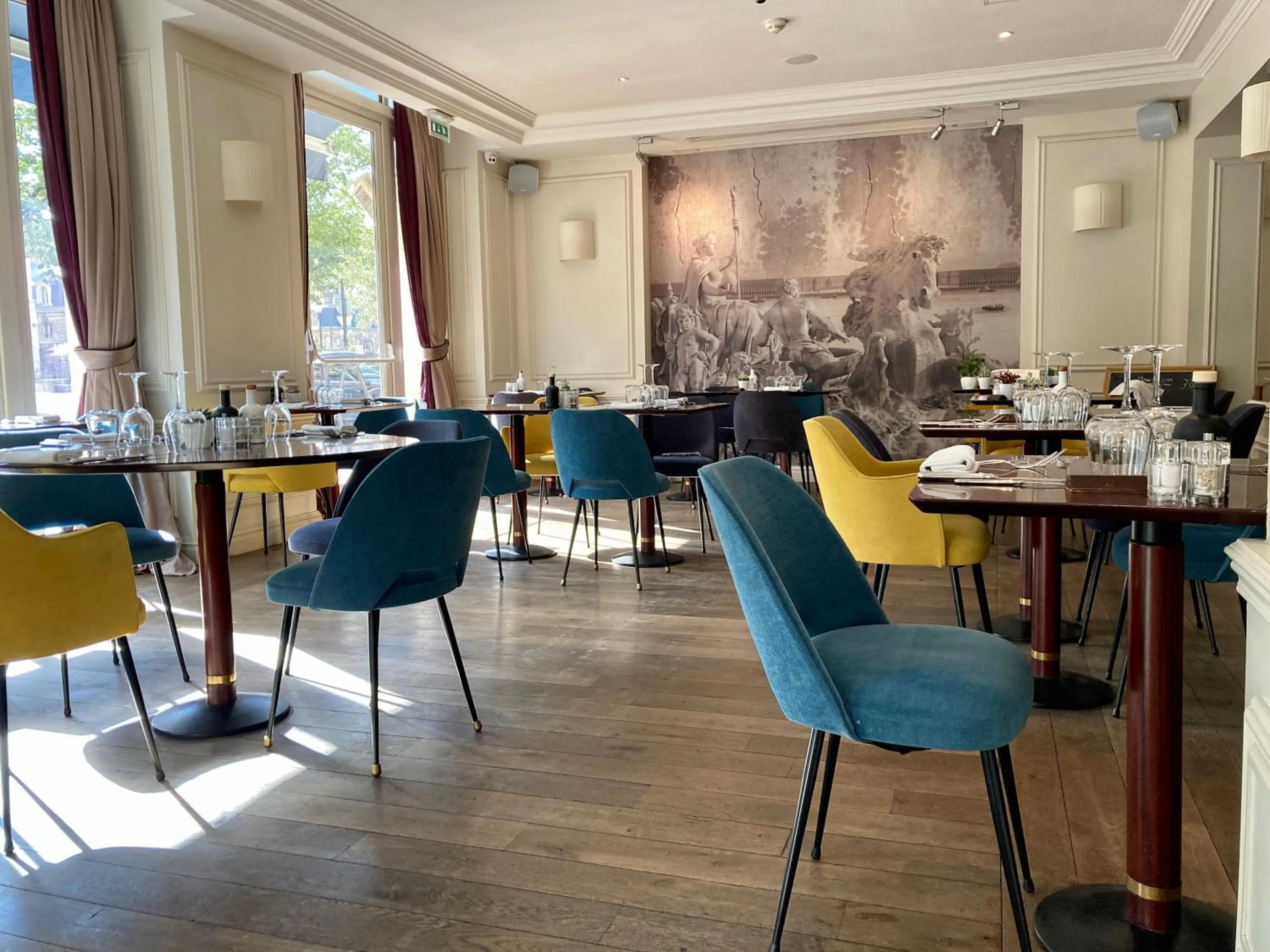 Restaurant/places to eat in Hôtel de Sèze & Spa Bordeaux Centre