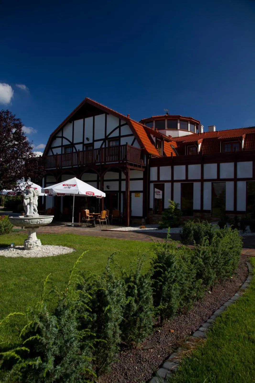 Facade/entrance in Hotel Karolinka