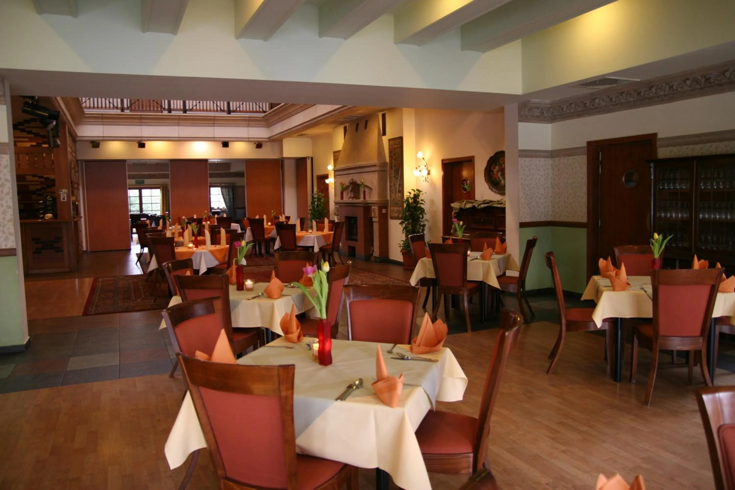 Restaurant/places to eat in Hotel Karolinka