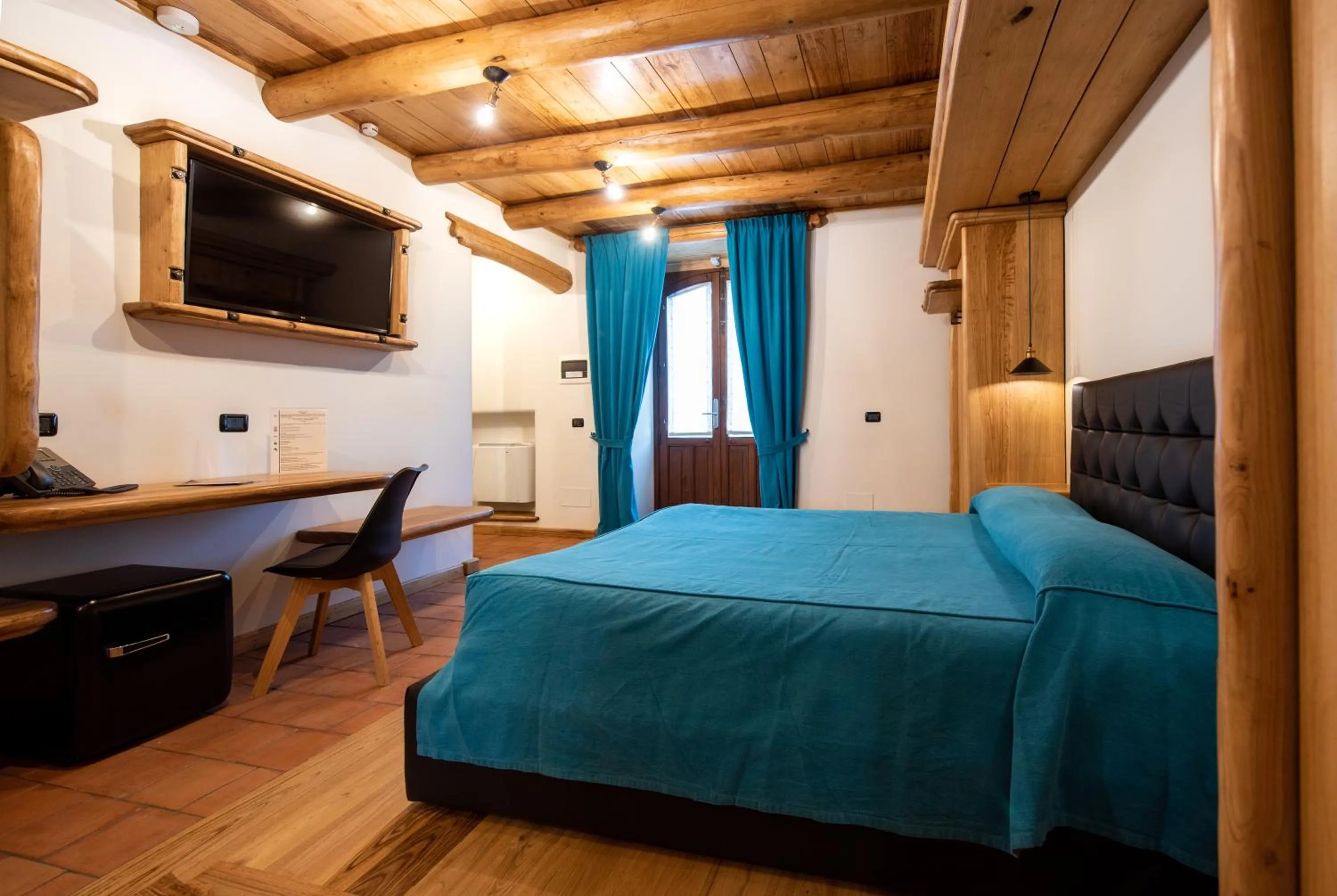 Bed in Etna Quota Mille Boutique Hotel, Typical Sicilian Food & Wine