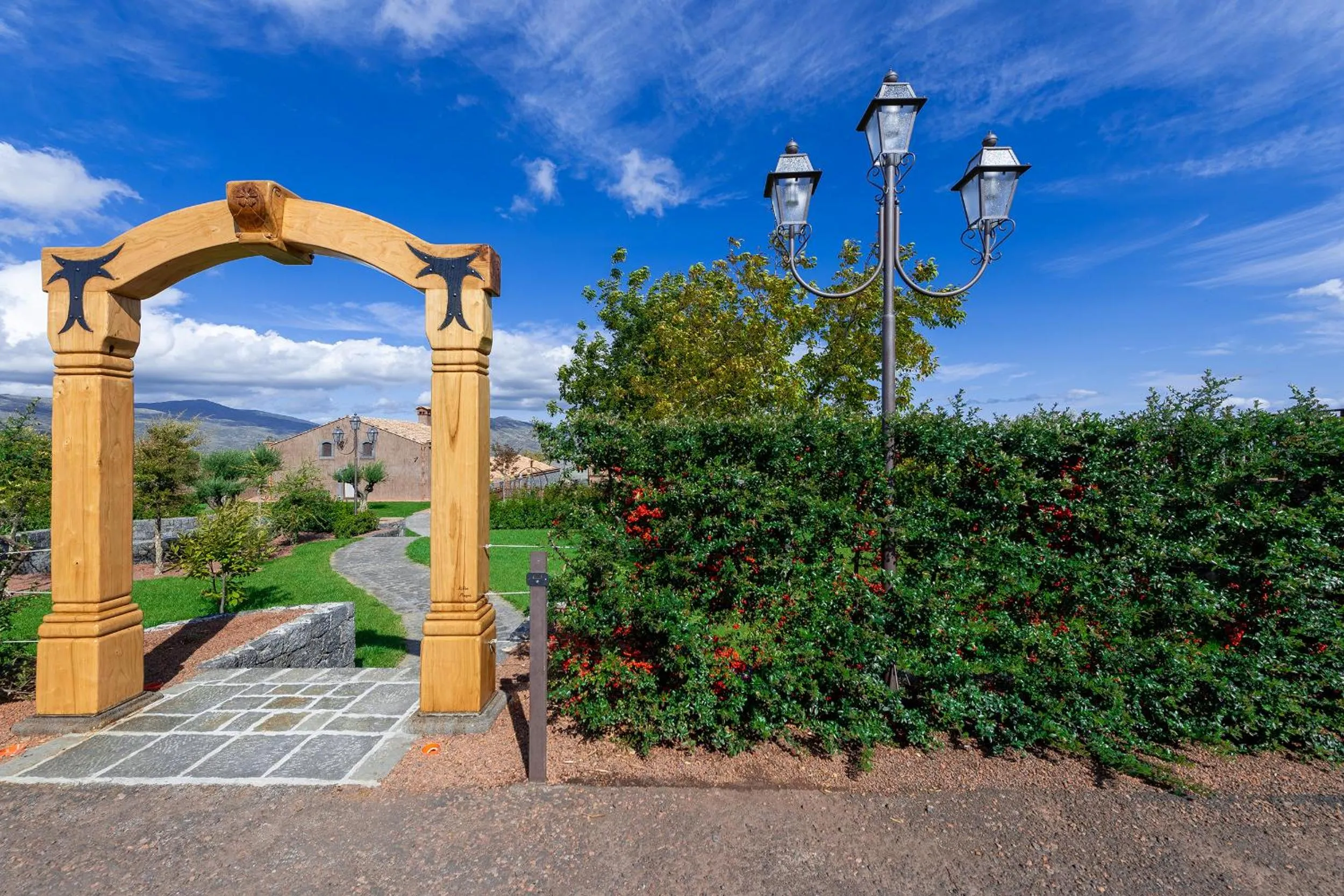 Garden in Etna Quota Mille Boutique Hotel, Typical Sicilian Food & Wine
