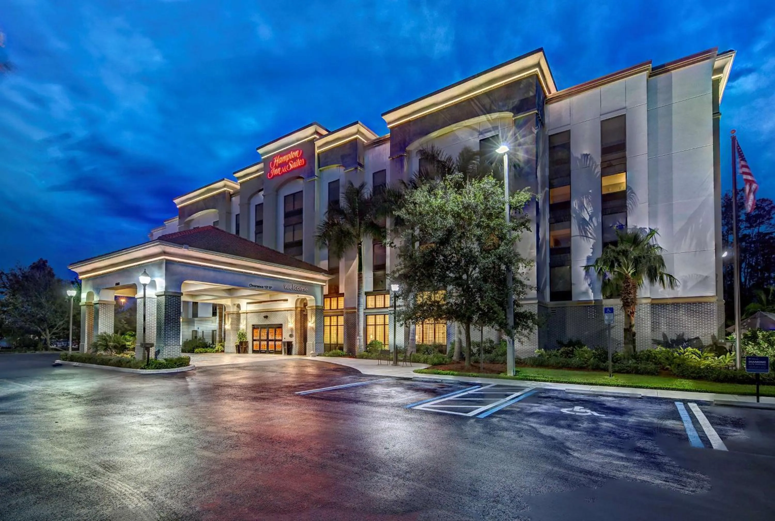 Property building in Hampton Inn & Suites Fort Myers Estero