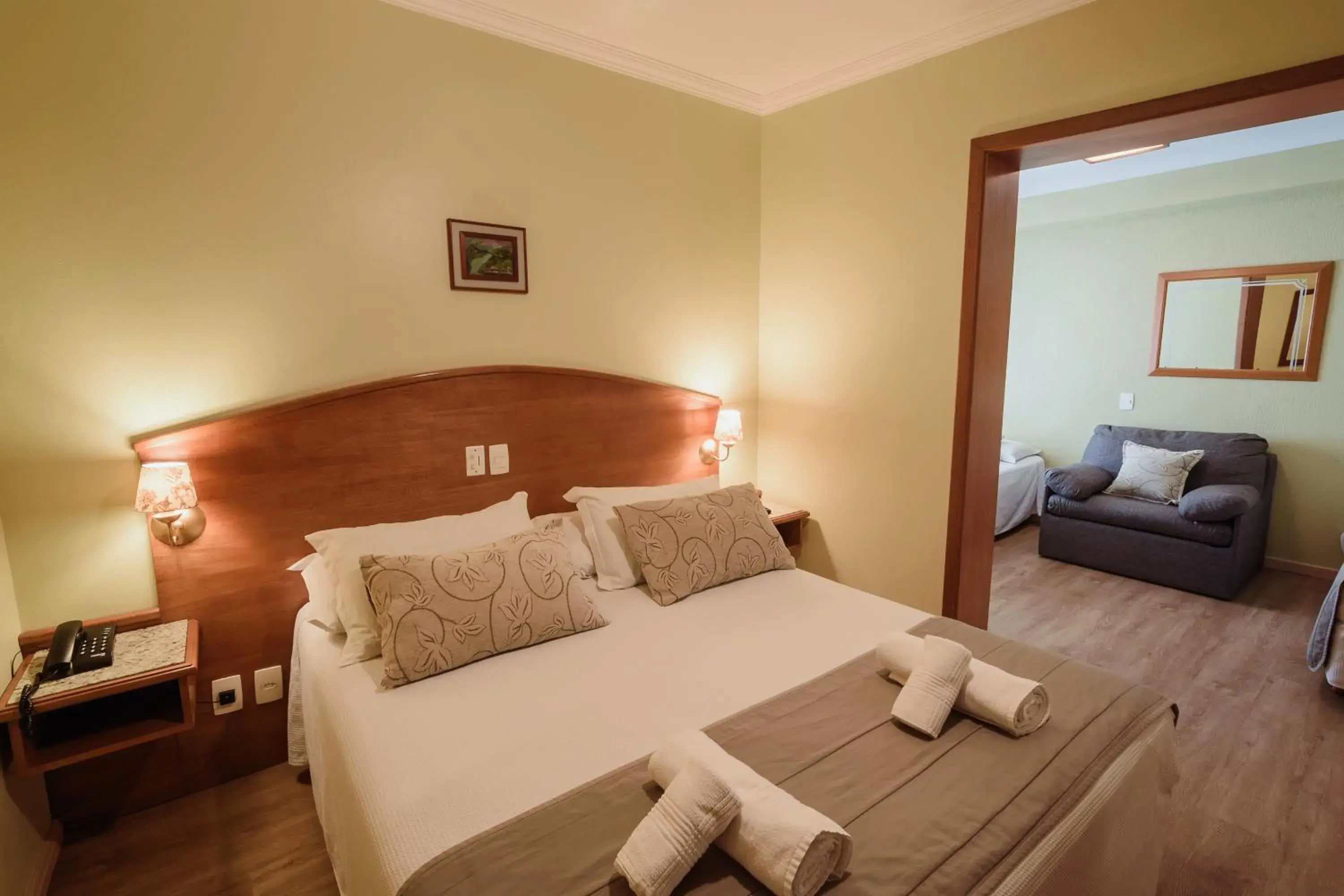 Comfort Quadruple Room in Hotel Vista do Vale Comfort Quadruple Room in Hotel Vista do Vale