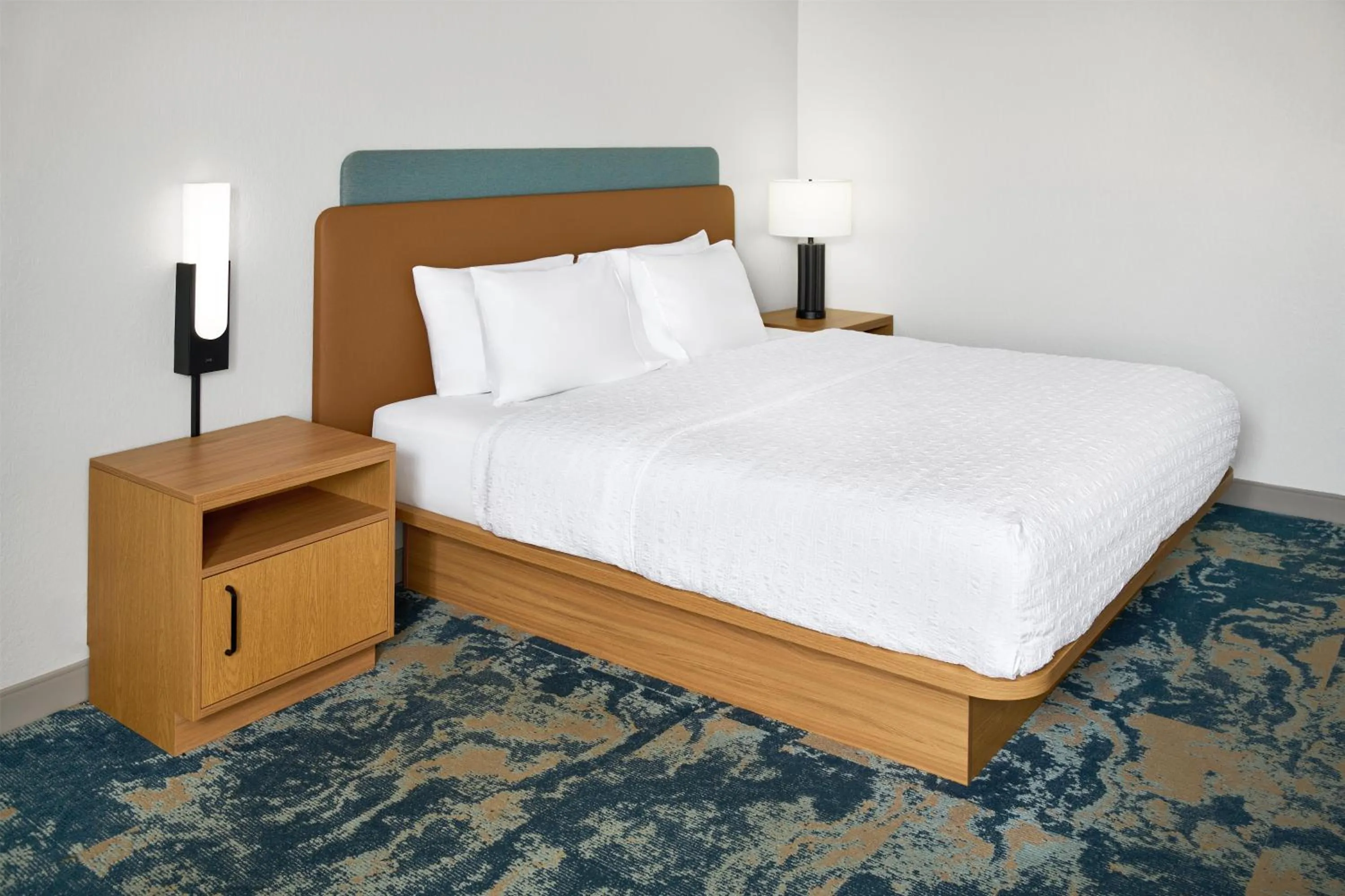 Bed in Hampton Inn Fort Lauderdale Plantation