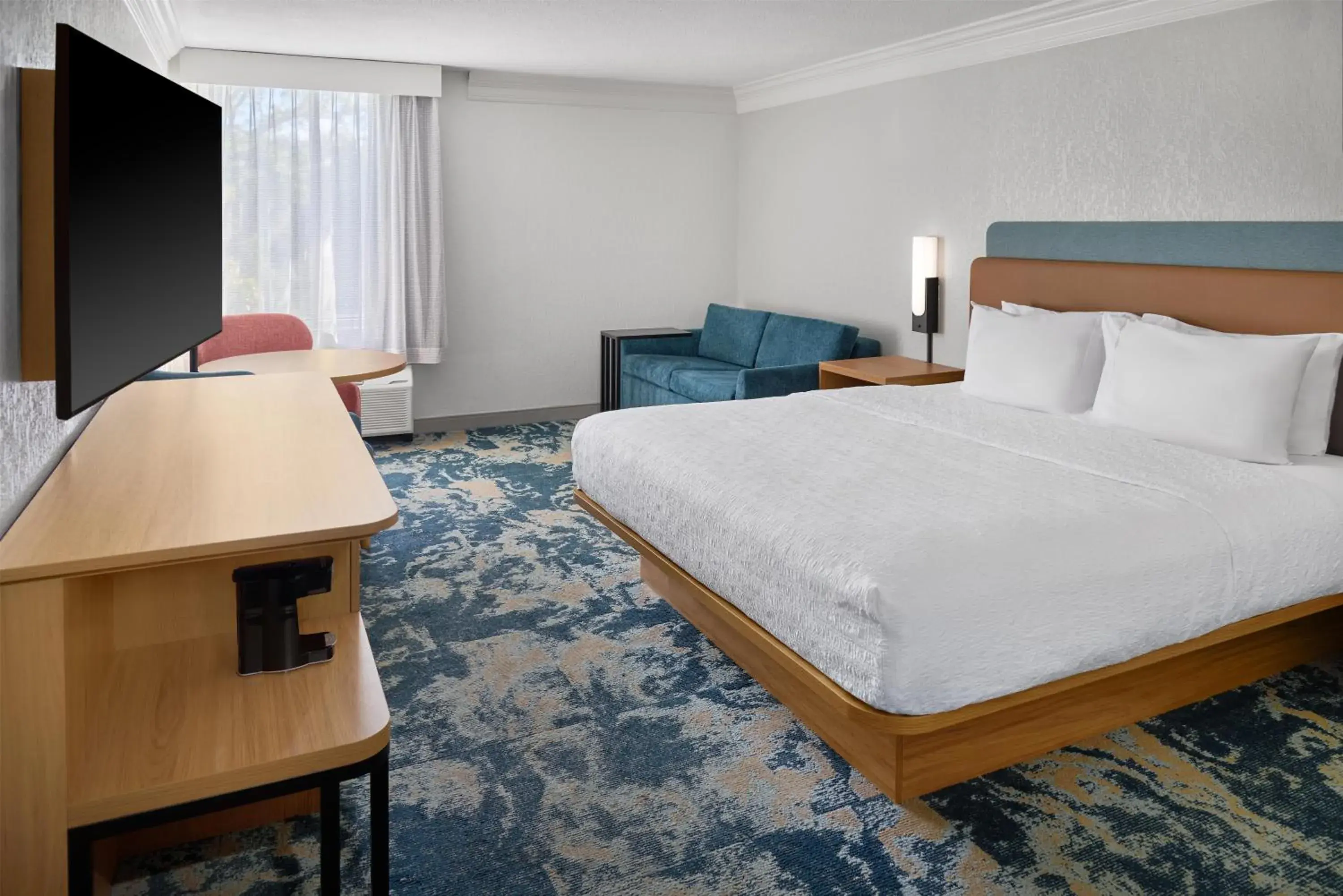 King Room with Sofa in Hampton Inn Fort Lauderdale Plantation King Room with Sofa in Hampton Inn Fort Lauderdale Plantation