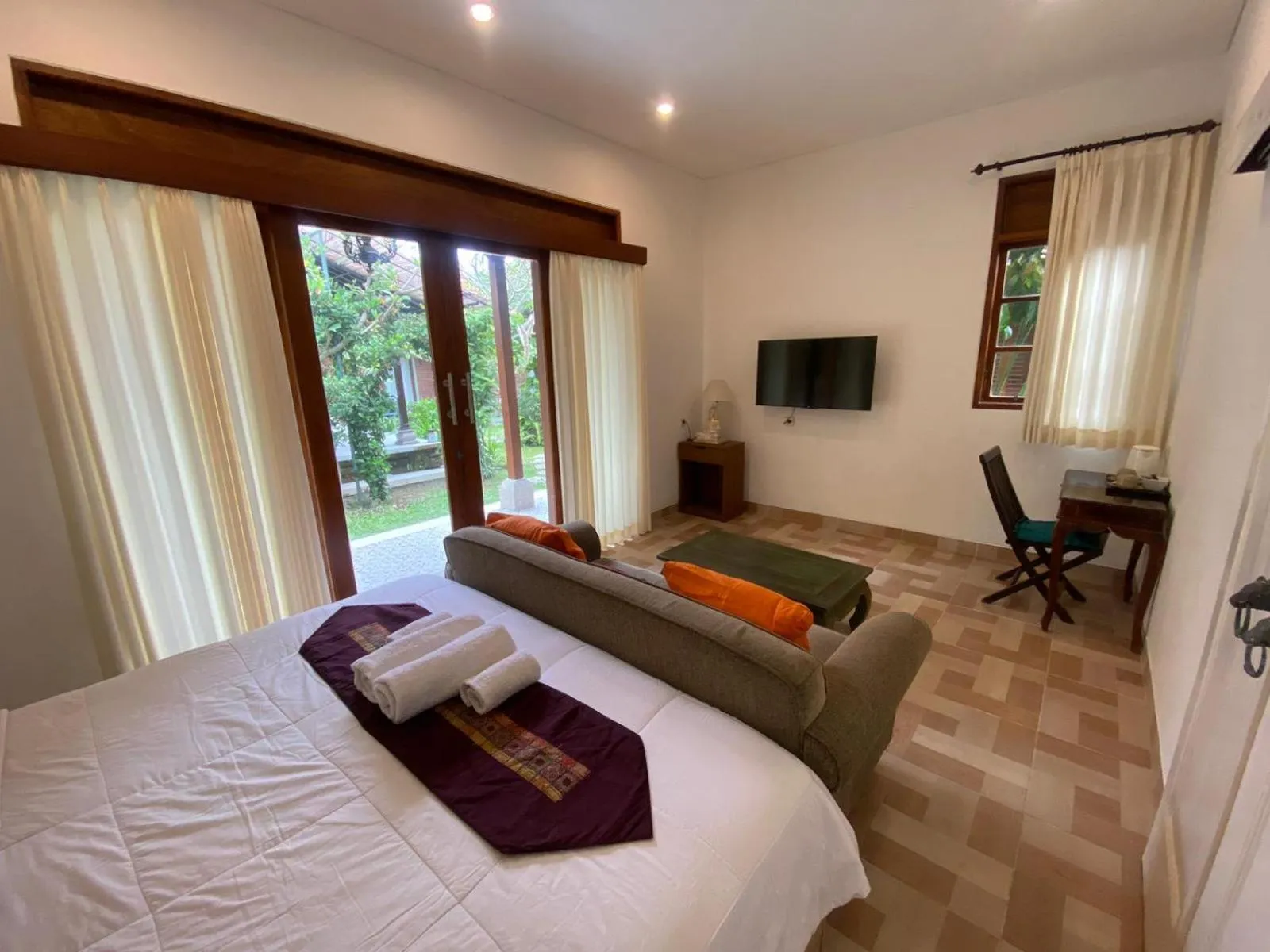Bed in Tiis Garden Puri Villas