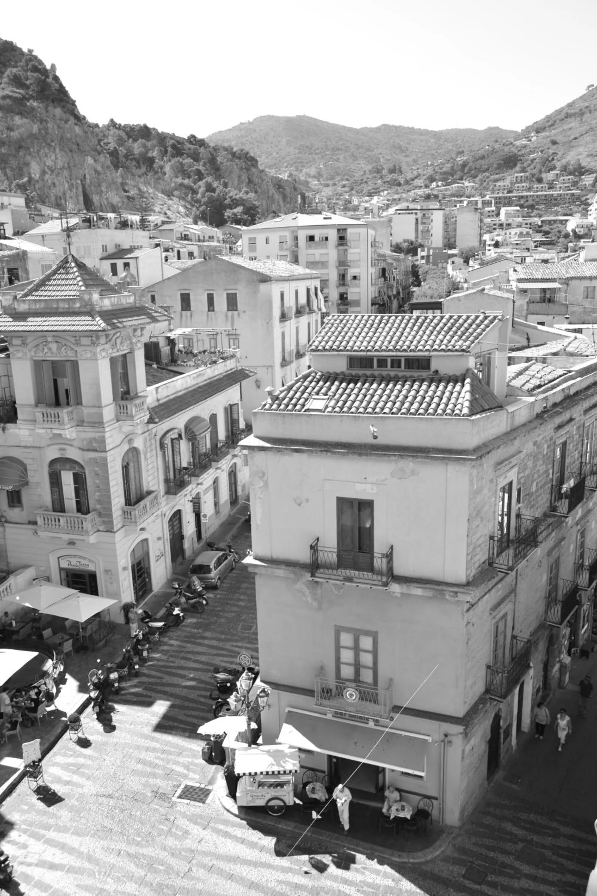 Restaurant/places to eat in Scirocco