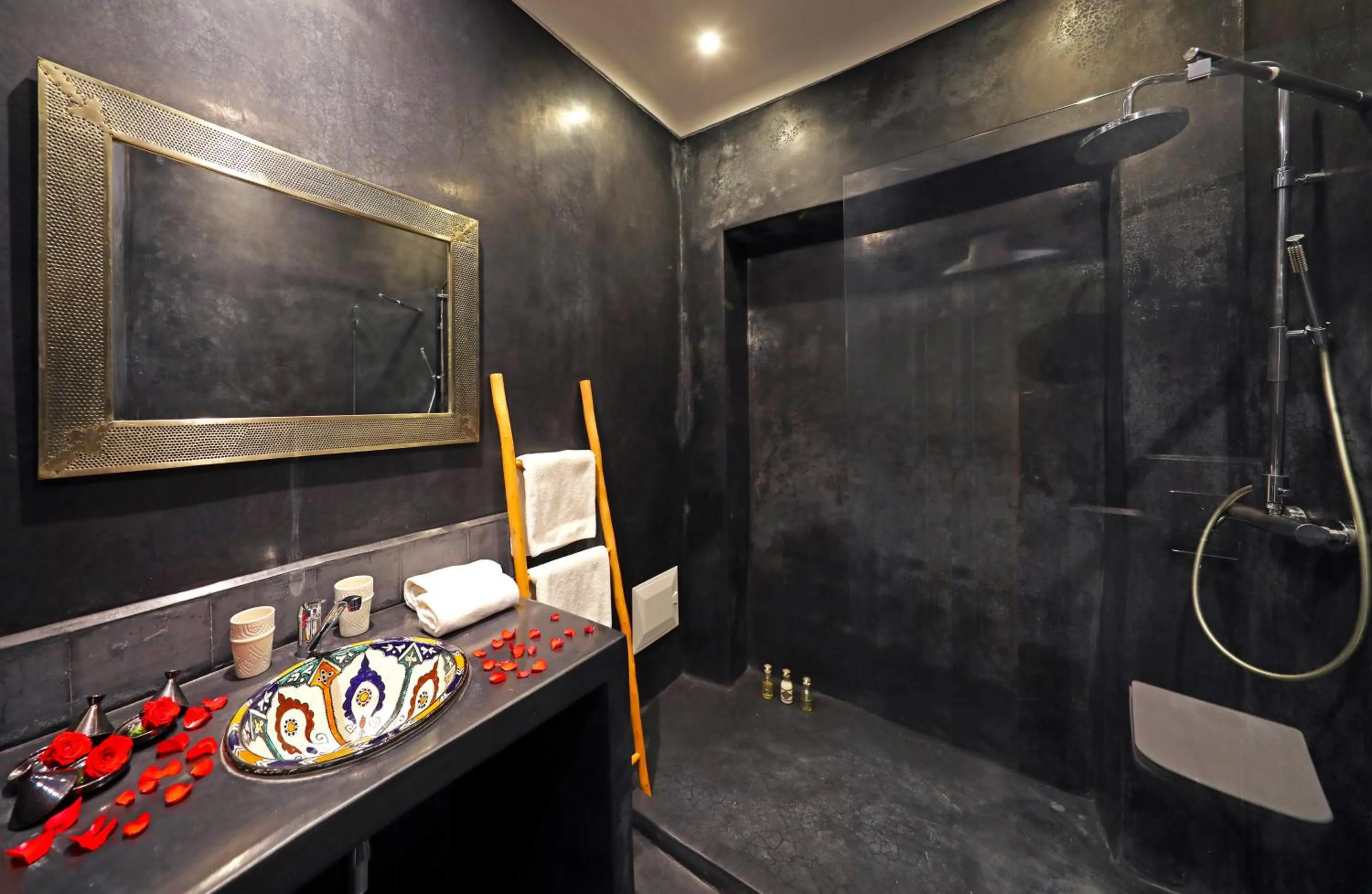 Shower in Riad la Parenthèse by Sashema