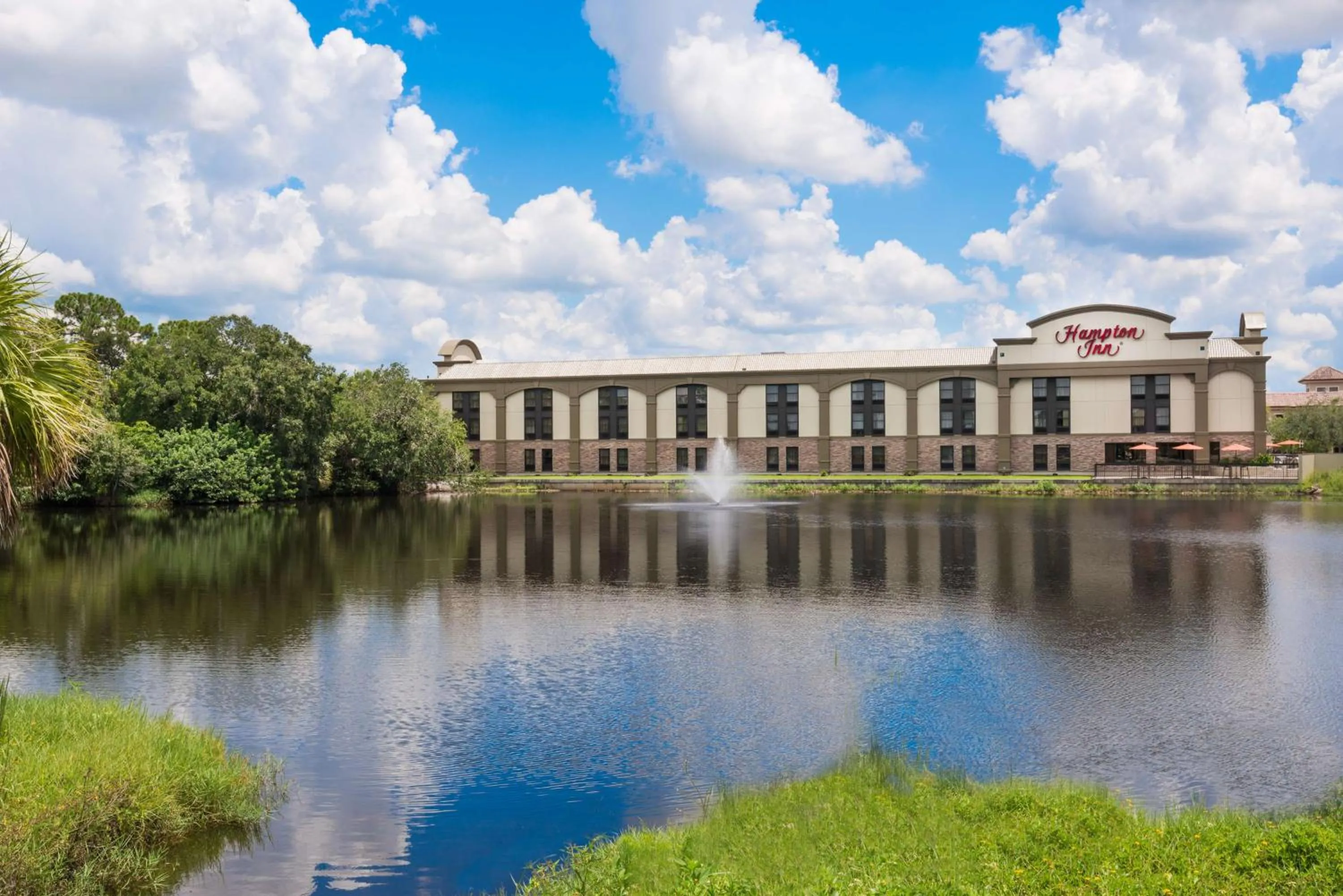Property building in Hampton Inn Bonita Springs Naples North