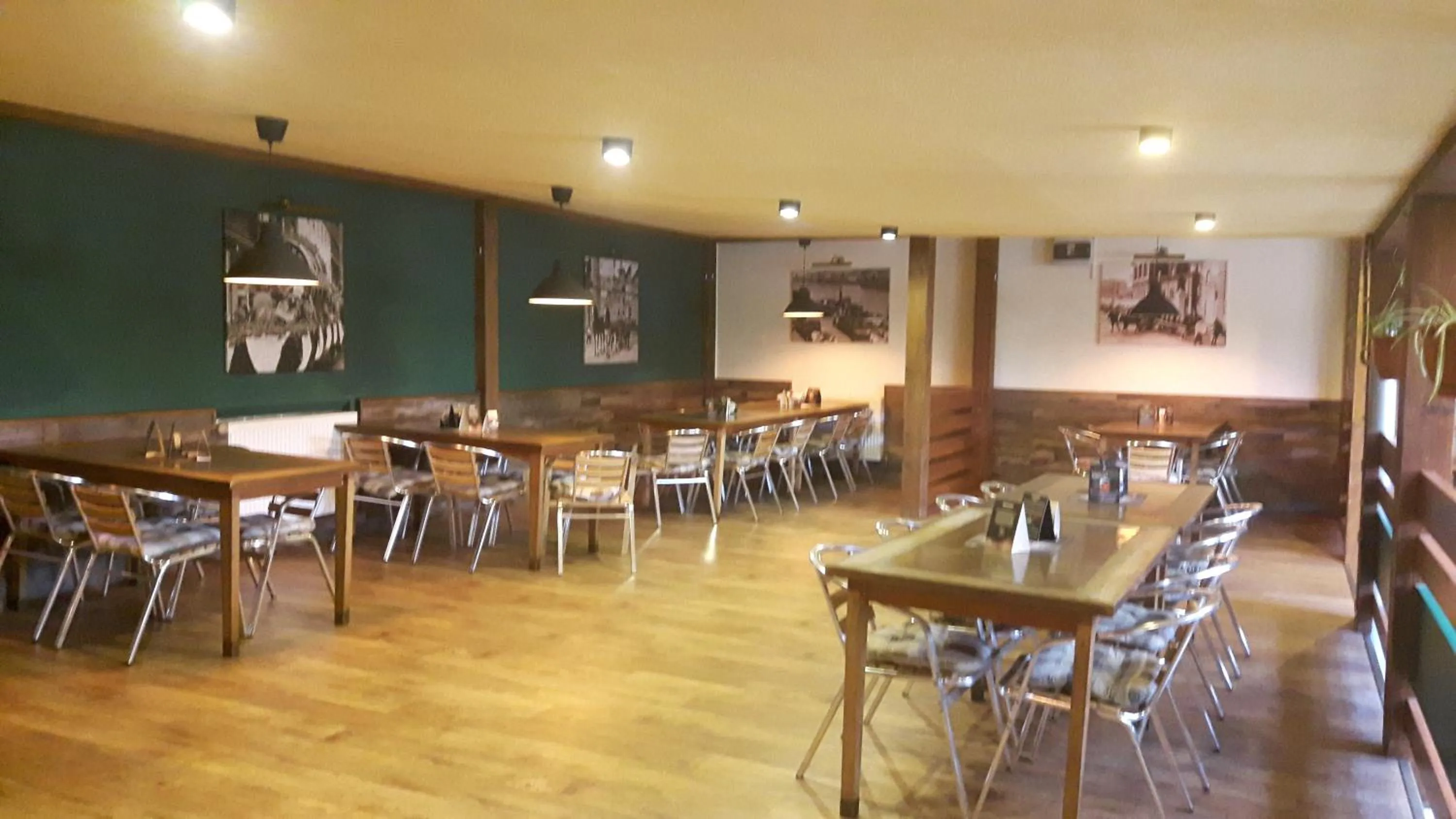 Food and drinks in Victoria - Penzion & Restaurant