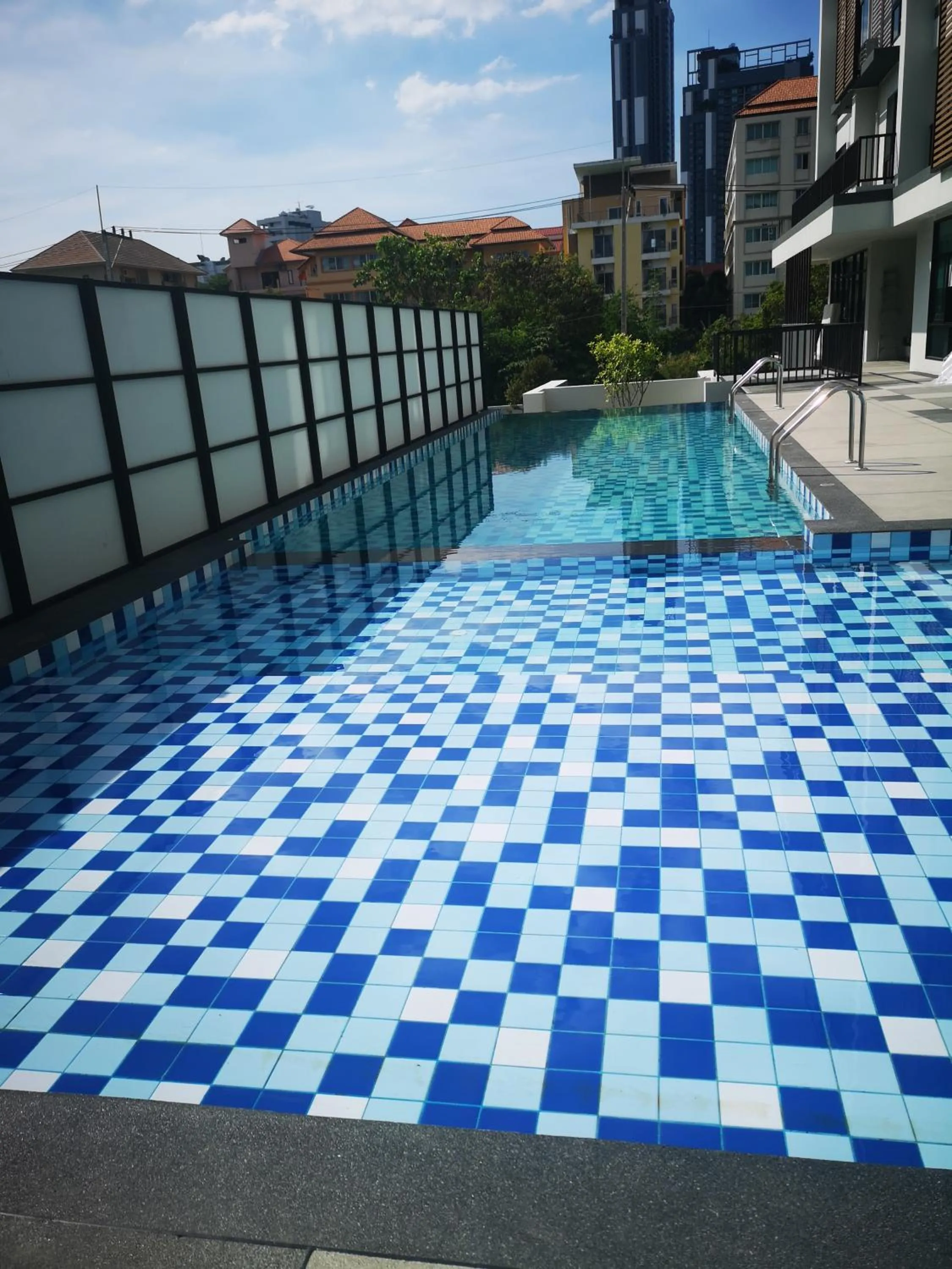 Swimming pool in Baan Pakdi Pattaya