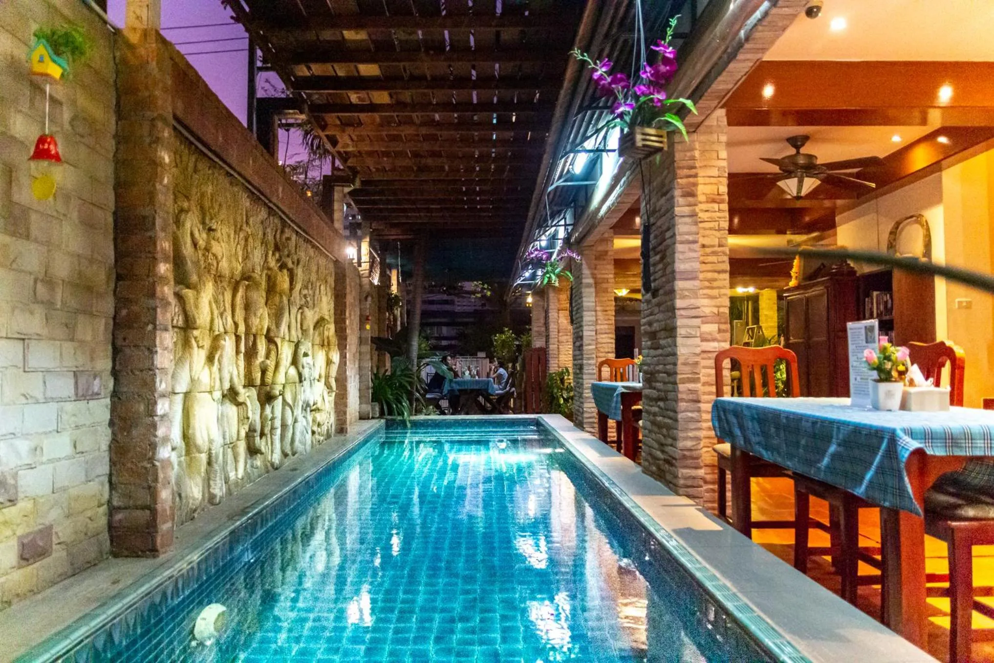 Swimming pool in Chang Charlie Inn, Boutique