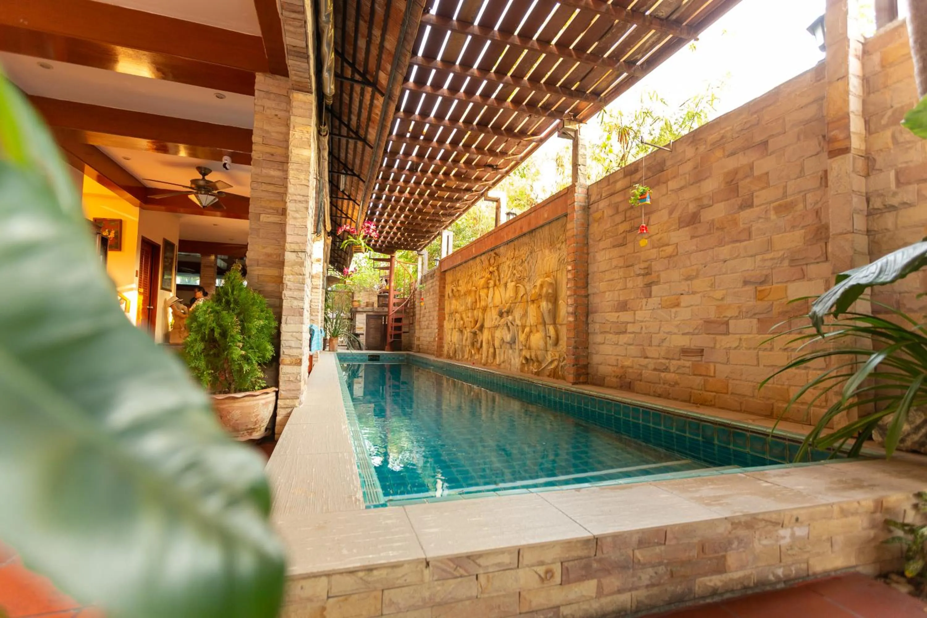 Swimming pool in Chang Charlie Inn, Boutique