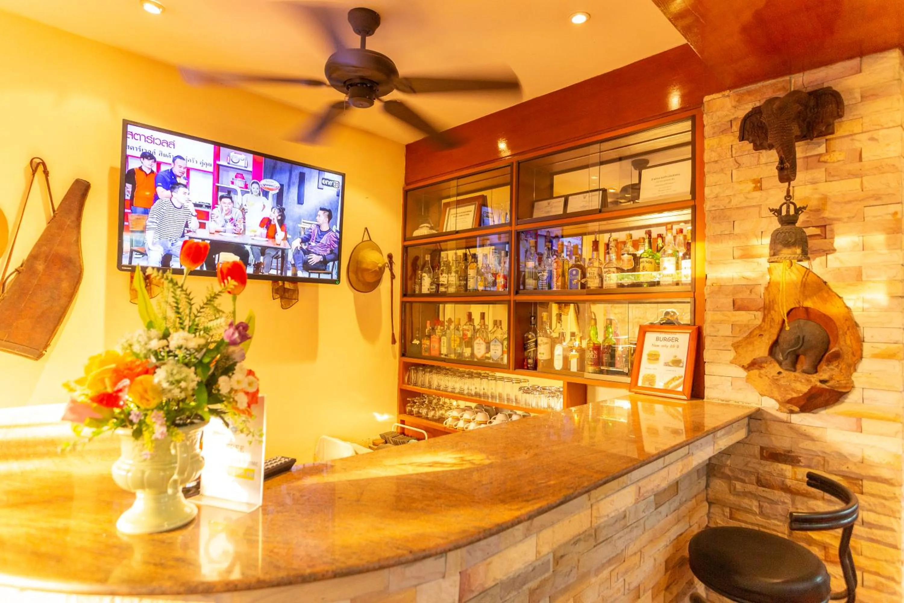 Lounge or bar in Chang Charlie Inn, Boutique