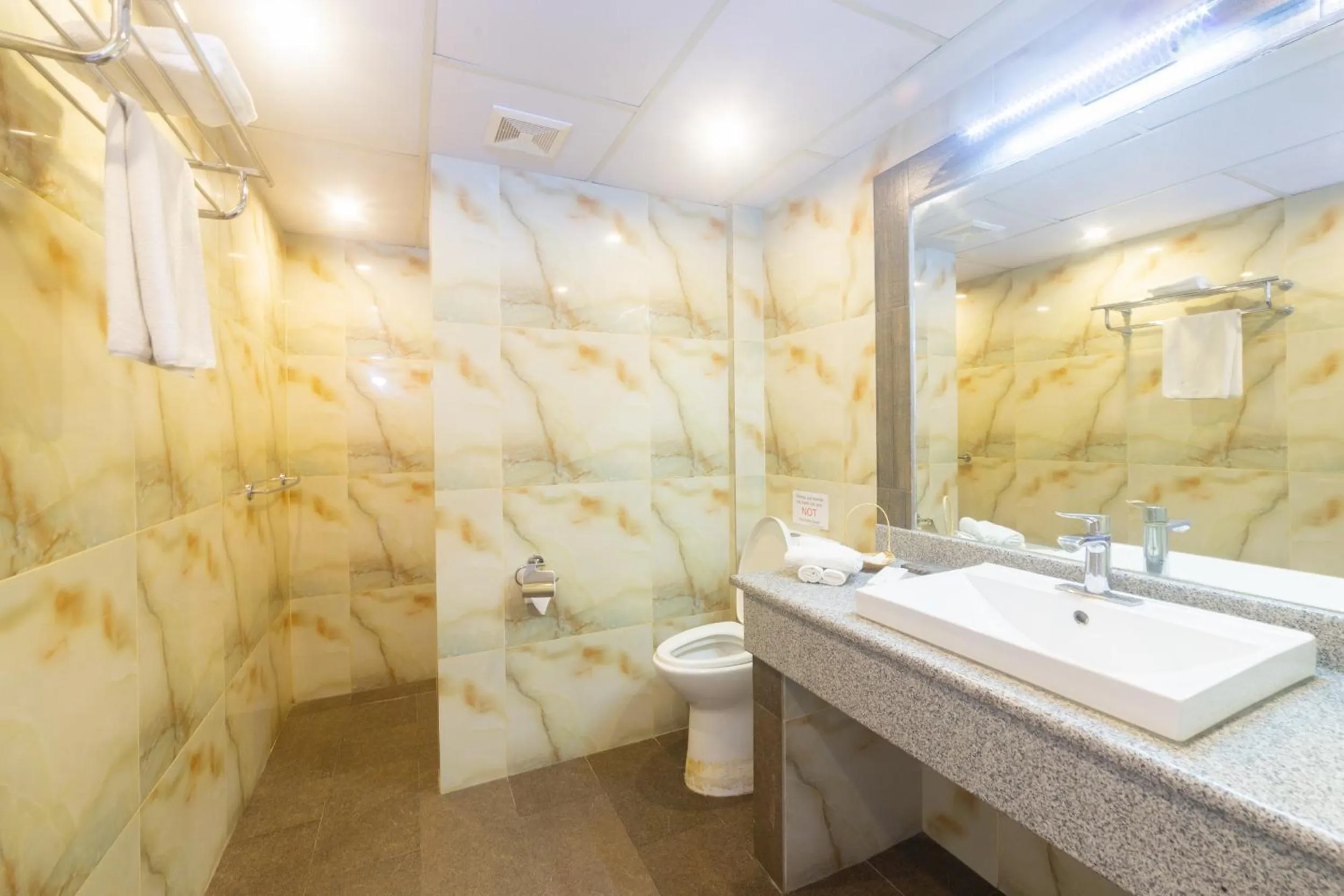 Bathroom in Panglao Sea Resort - Tangnan