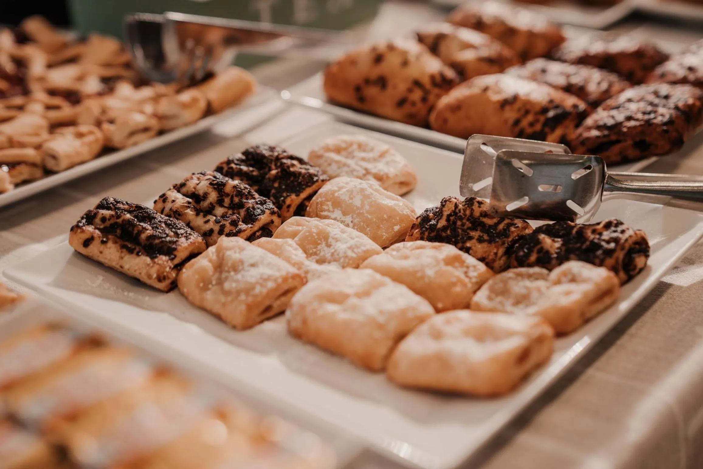 Breakfast in GG8 Hotel & Suite SPA