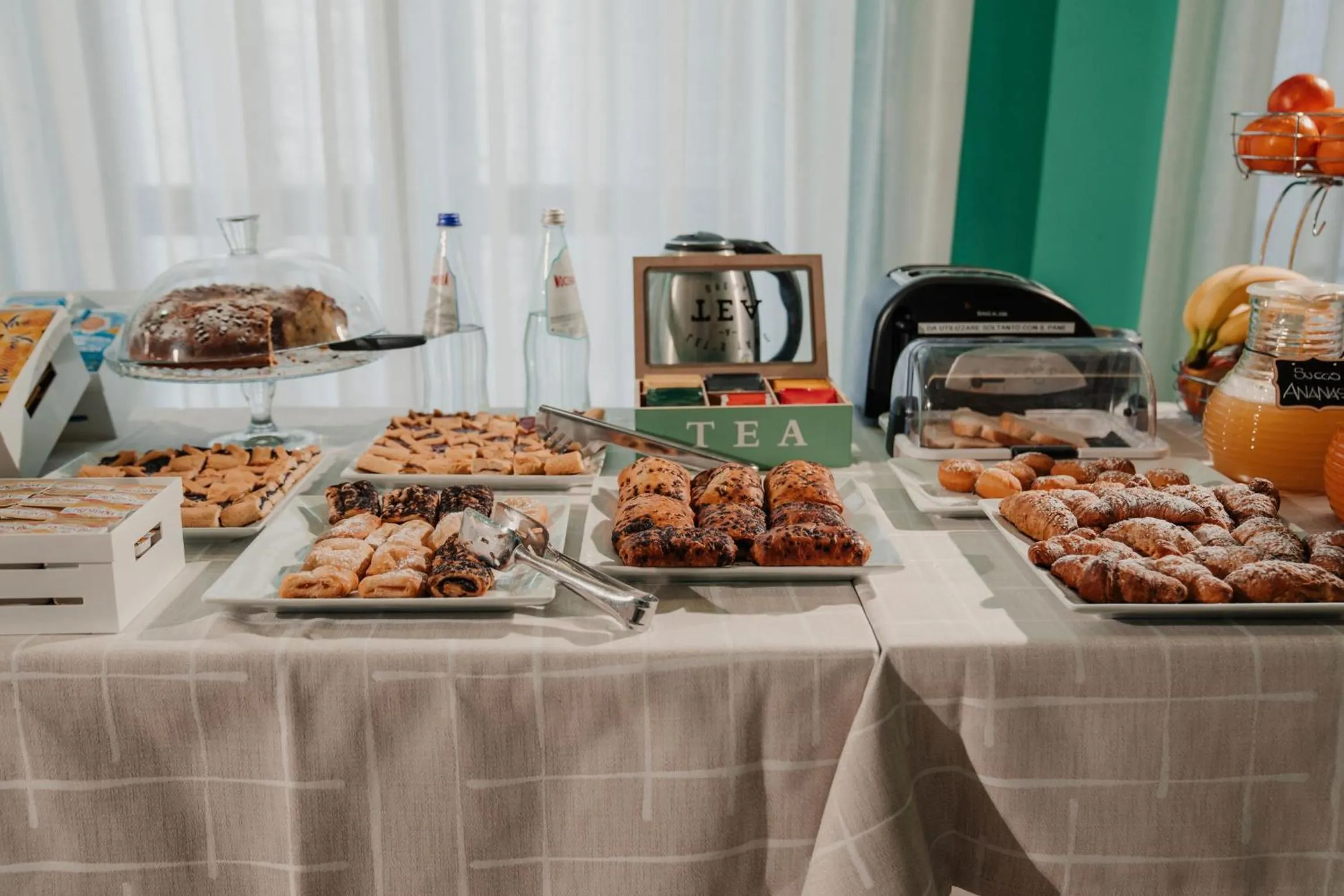 Breakfast in GG8 Hotel & Suite SPA