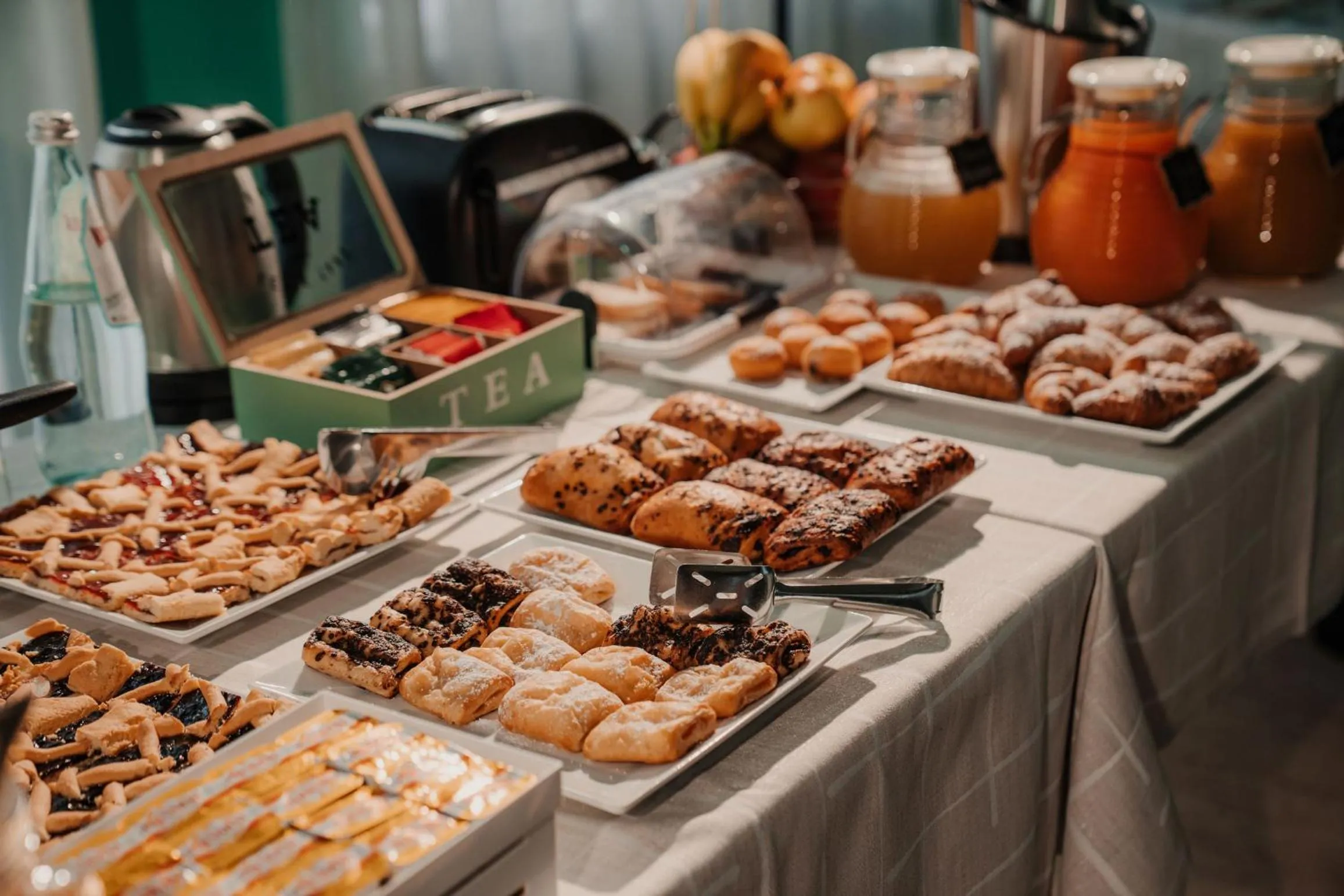 Breakfast in GG8 Hotel & Suite SPA