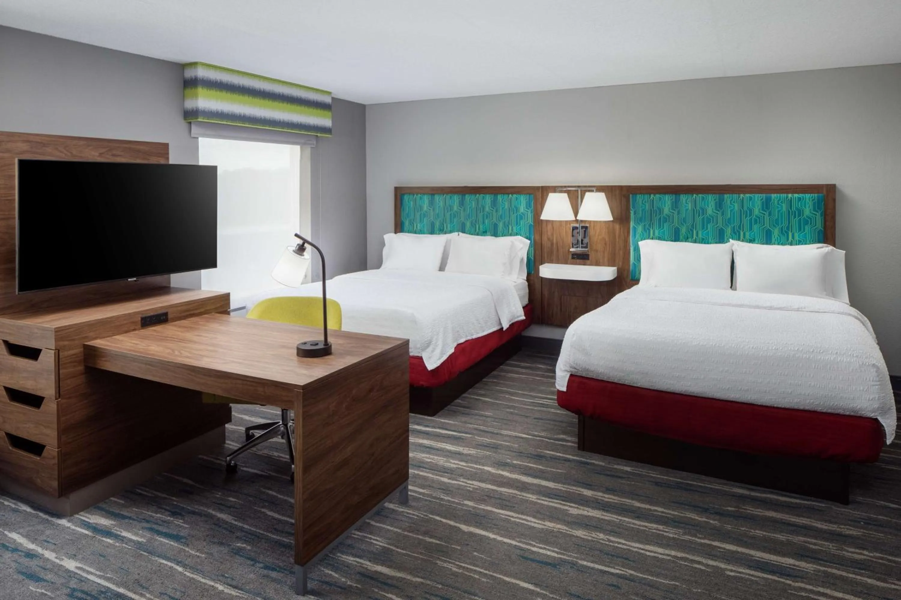 Bedroom, Bed in Hampton Inn & Suites Savannah - I-95 South - Gateway