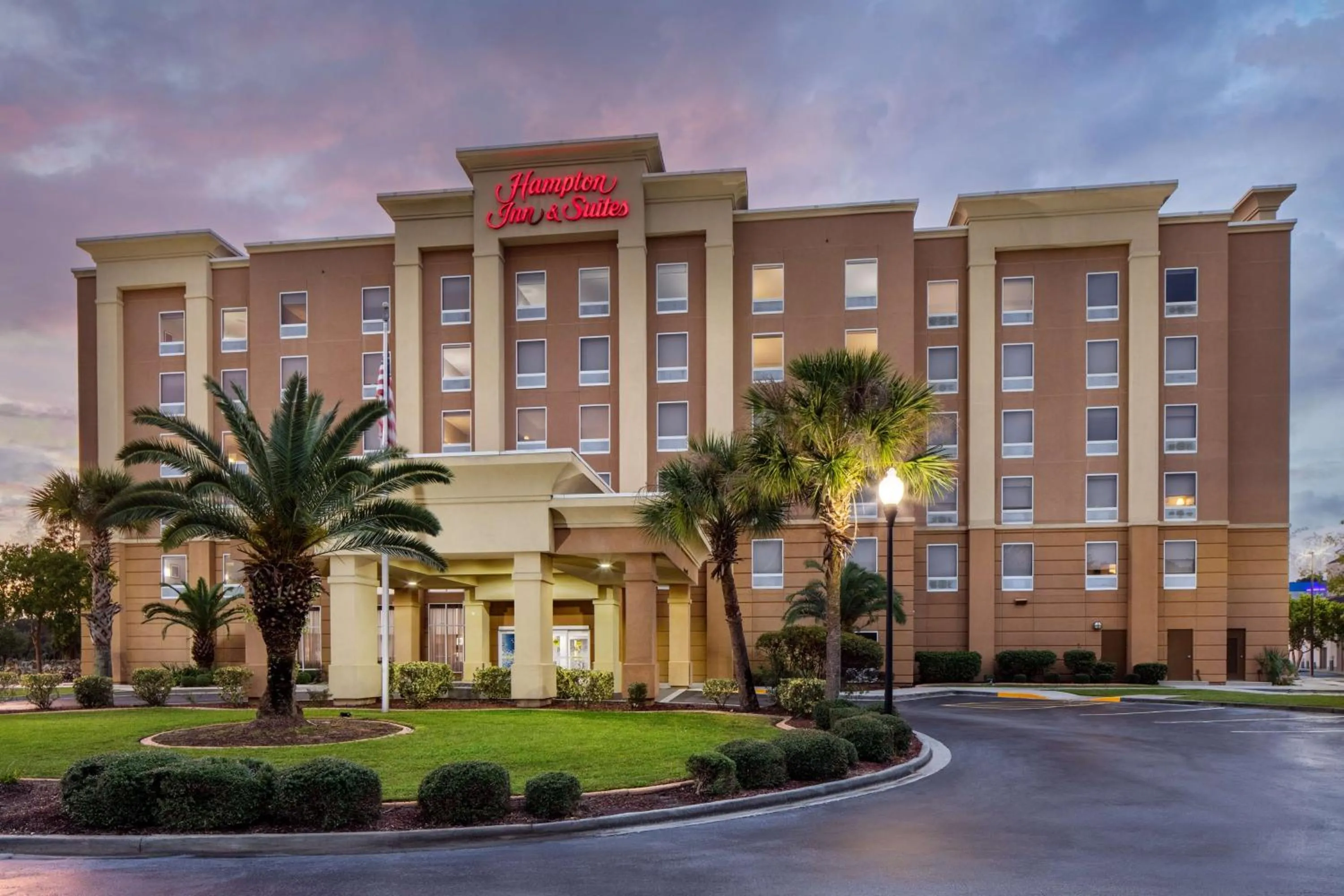 Property building in Hampton Inn & Suites Savannah - I-95 South - Gateway
