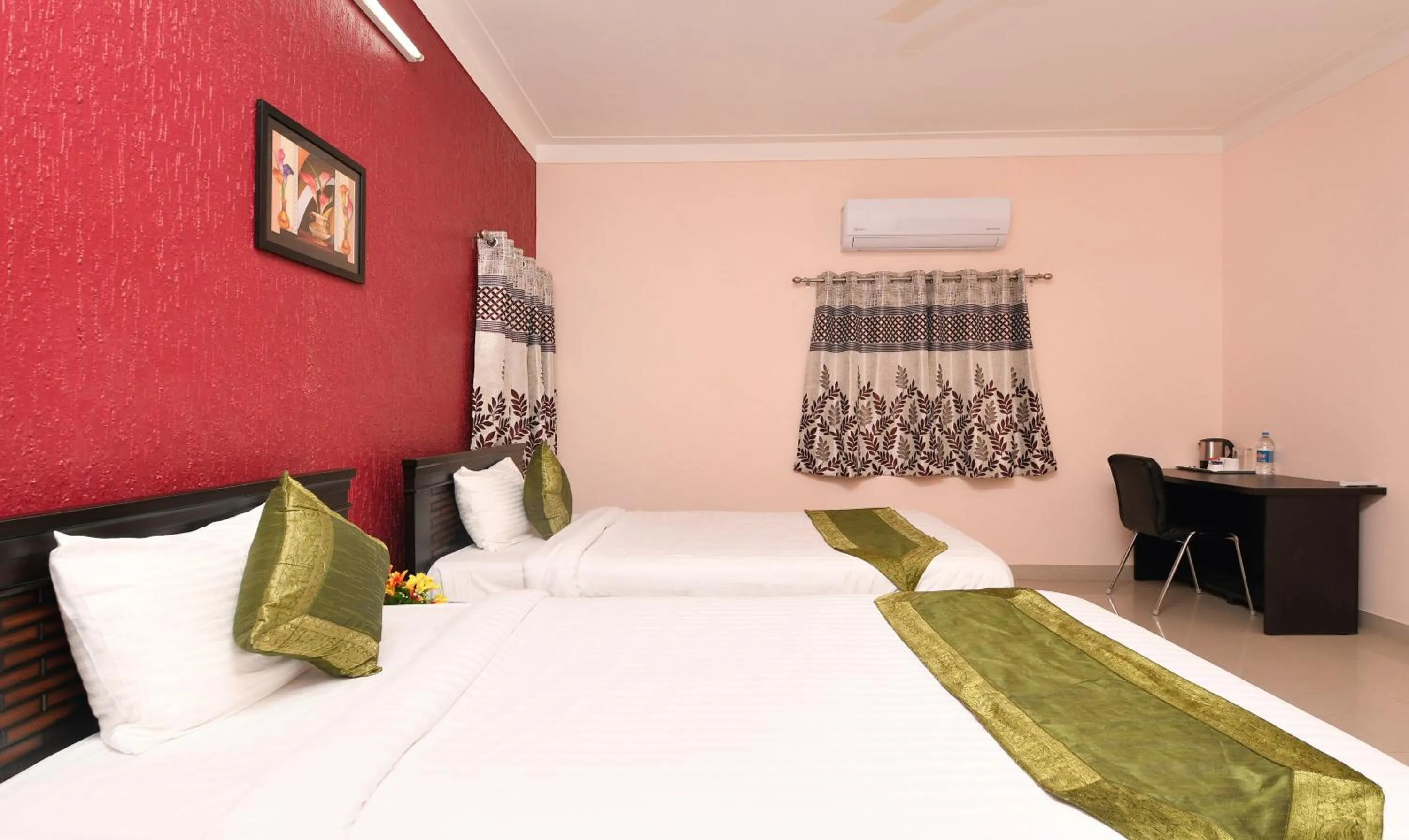 Bed in Itsy Hotels Shivas Kuteera