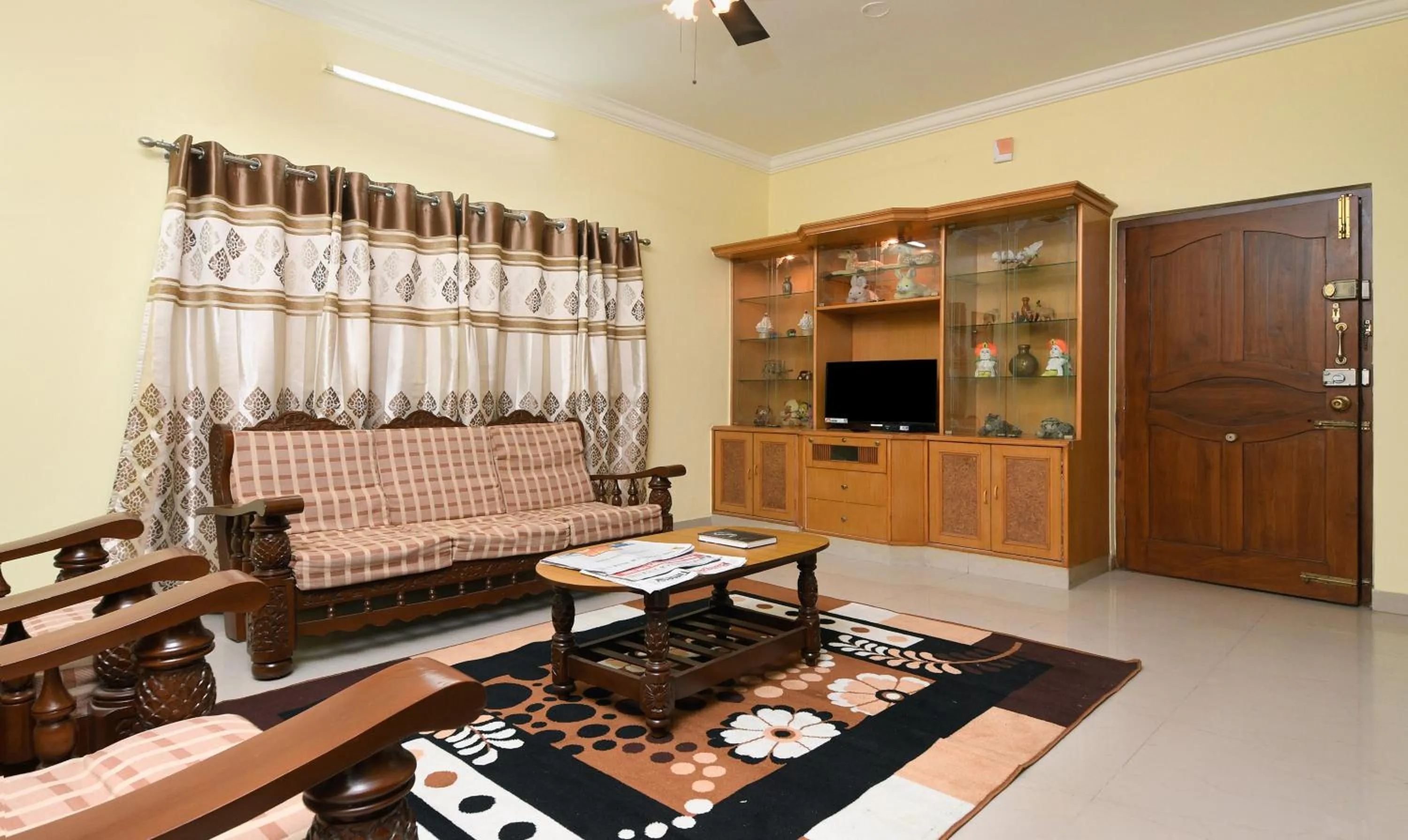 Living room in Itsy Hotels Shivas Kuteera