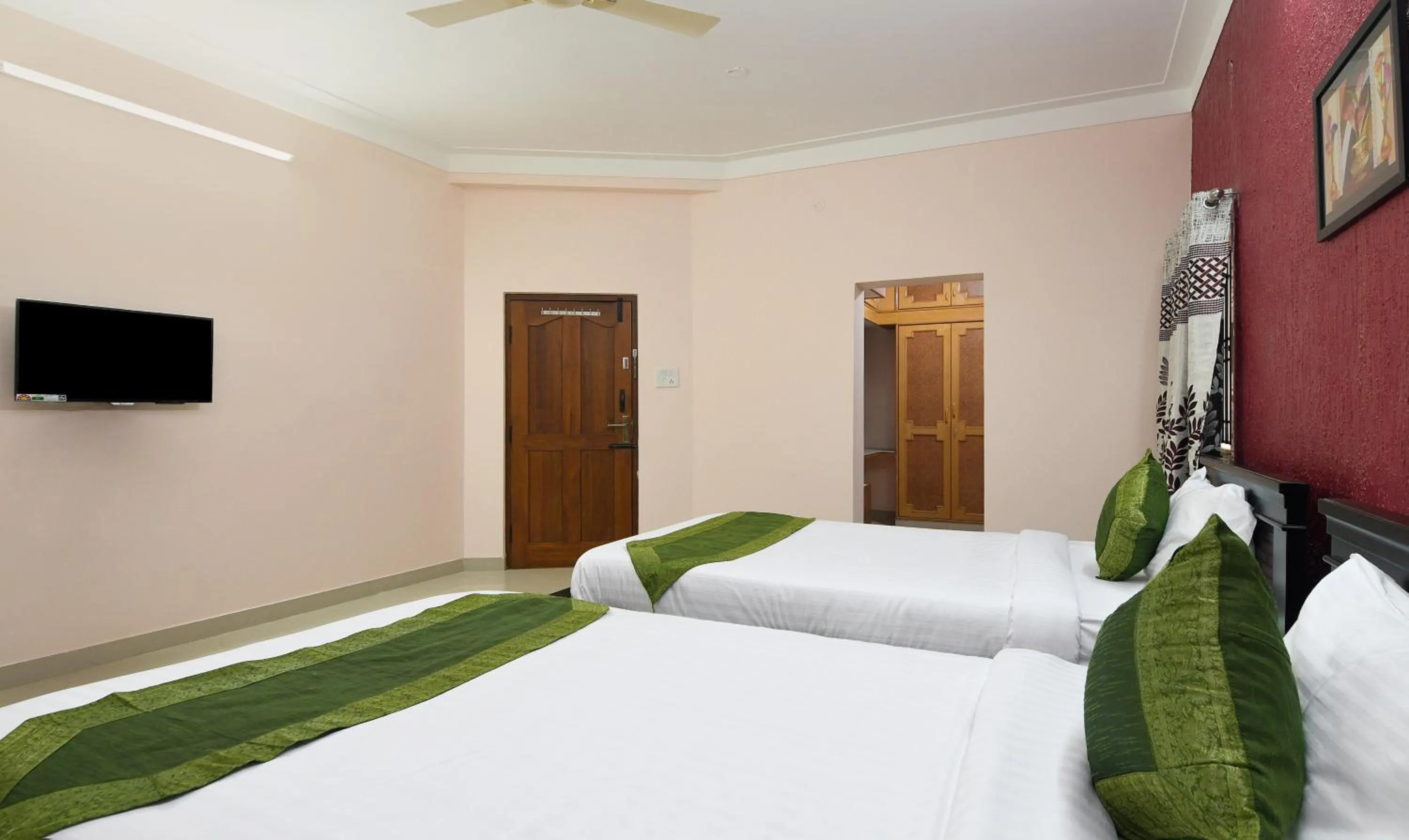 Bed in Itsy Hotels Shivas Kuteera