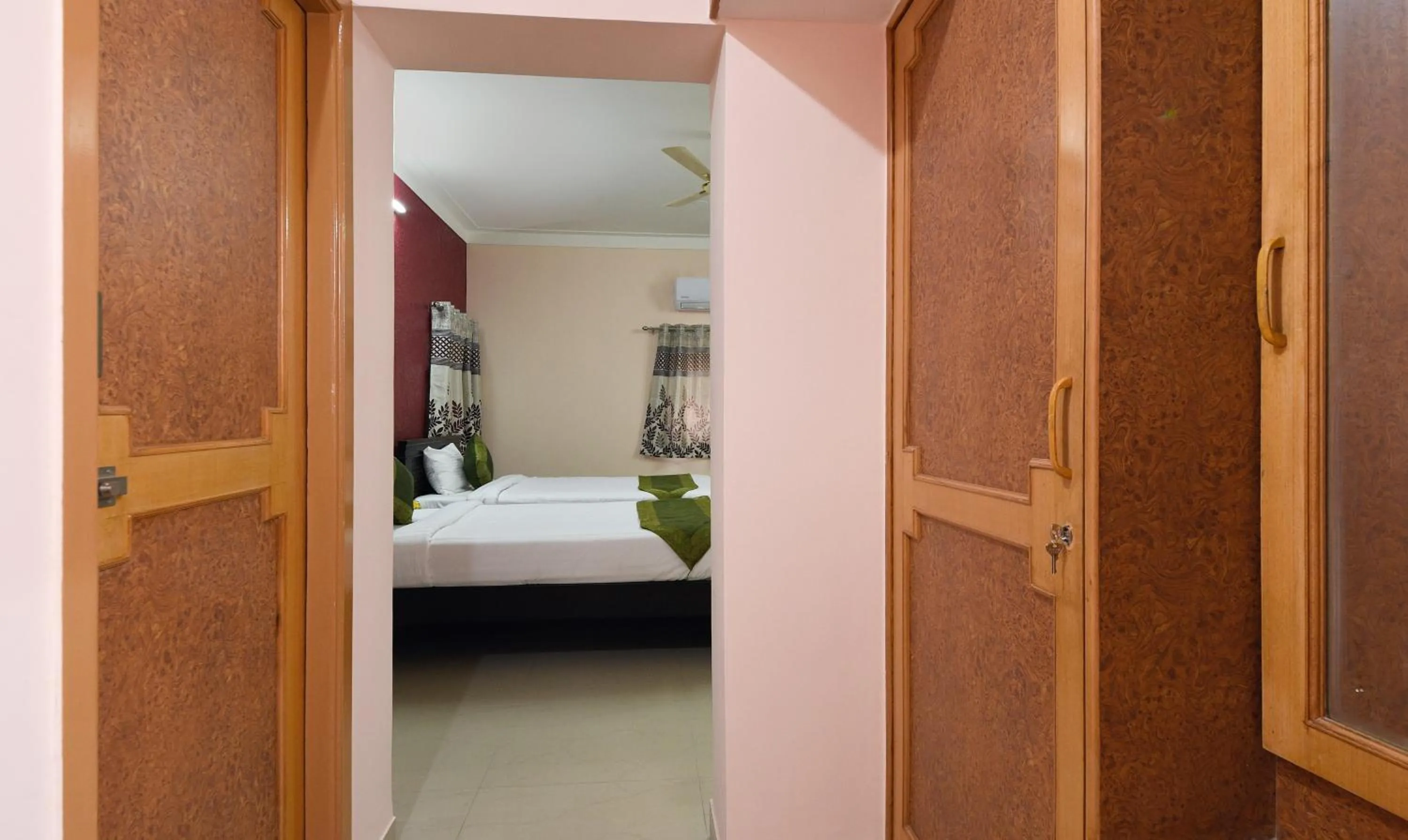 Bedroom, Bed in Itsy Hotels Shivas Kuteera