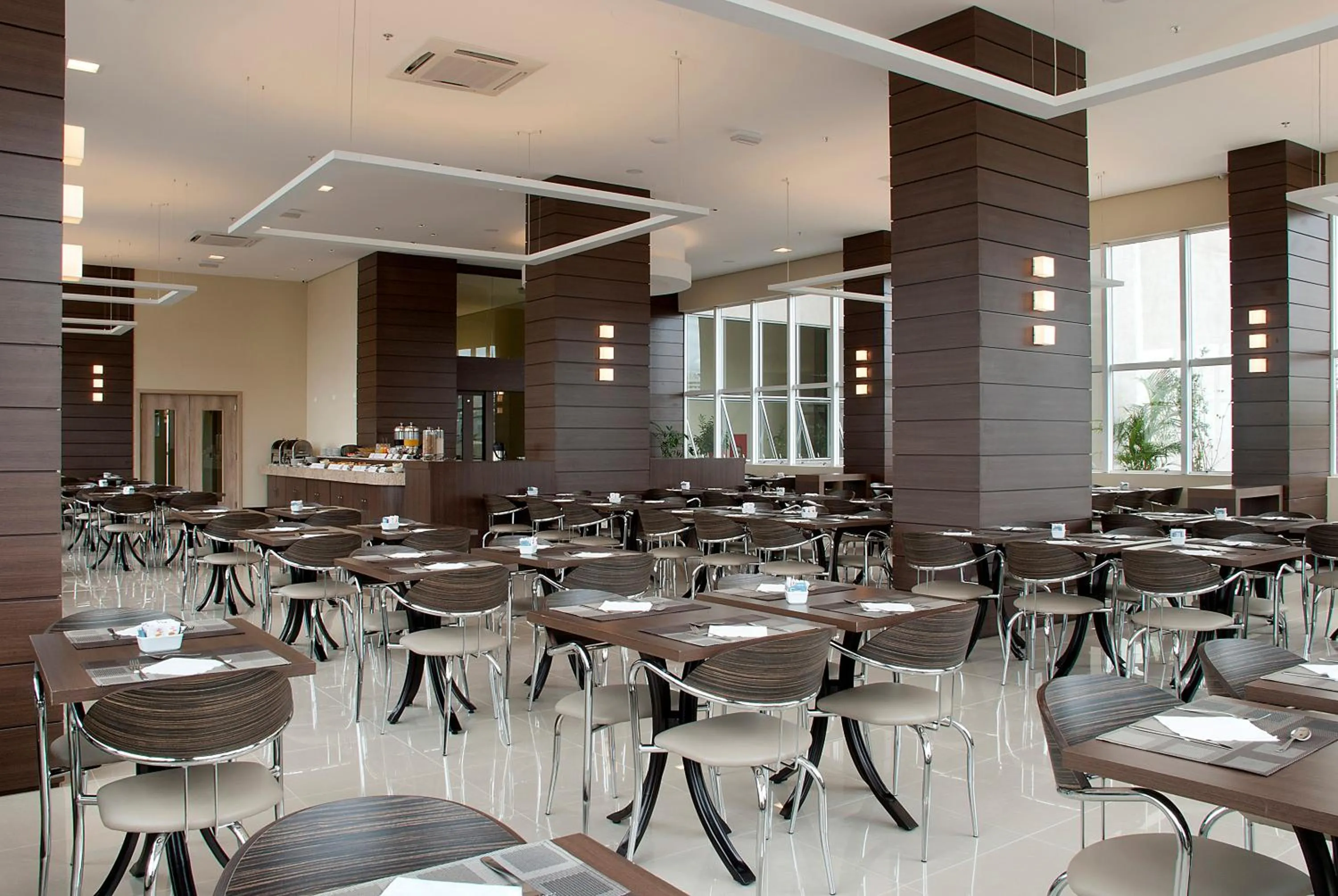 Restaurant/places to eat in Master Cosmopolitan Moinhos de Vento