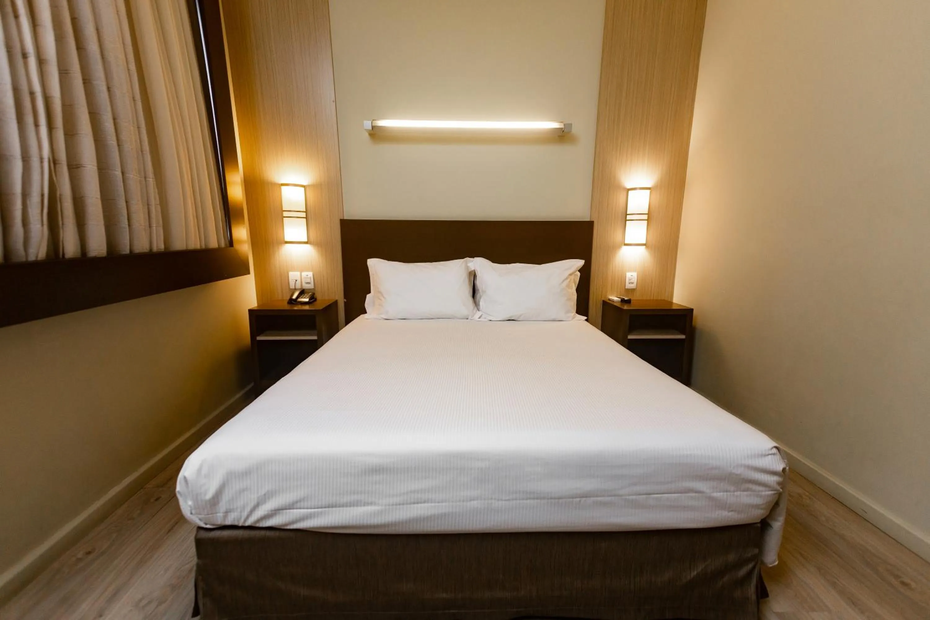 Bed in Master Cosmopolitan Moinhos de Vento