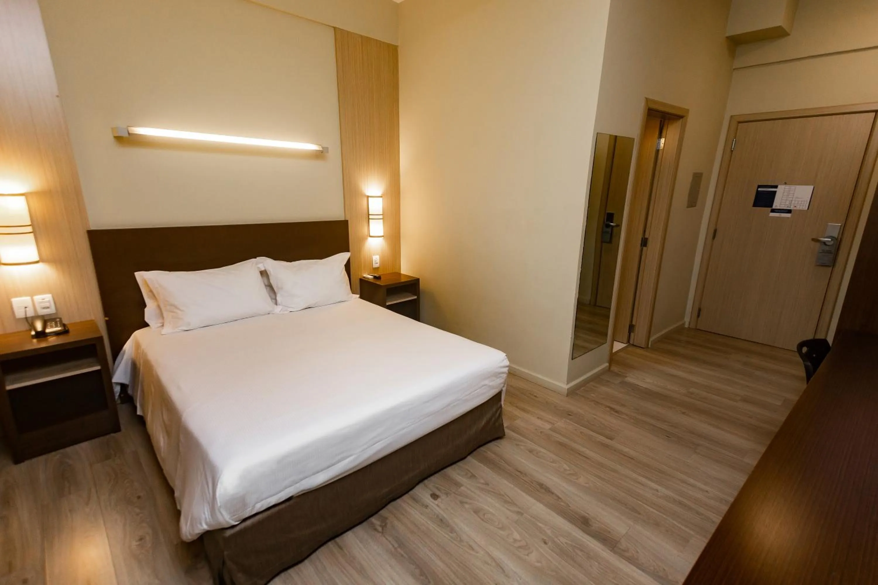 Bed in Master Cosmopolitan Moinhos de Vento