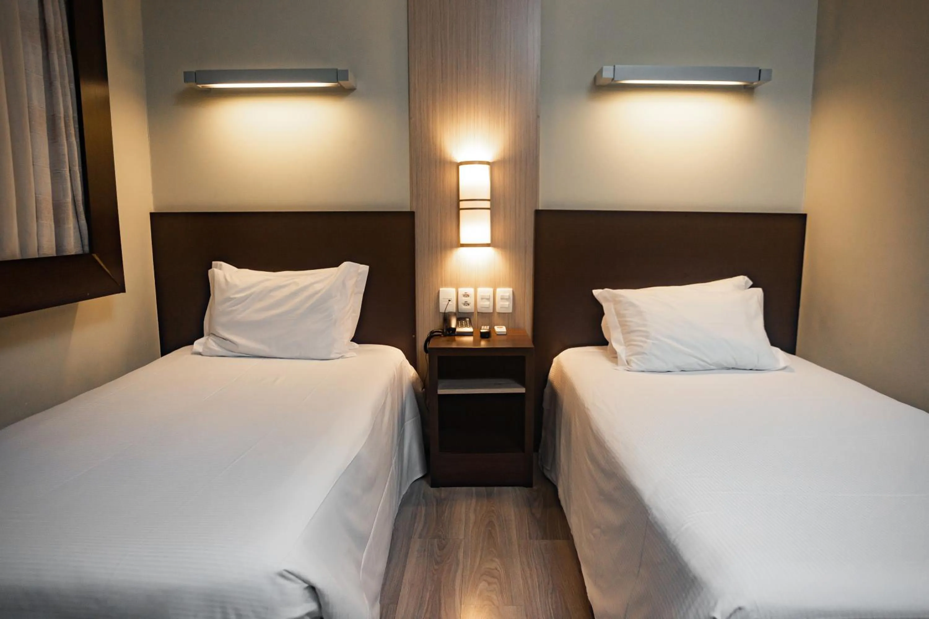 Bed in Master Cosmopolitan Moinhos de Vento