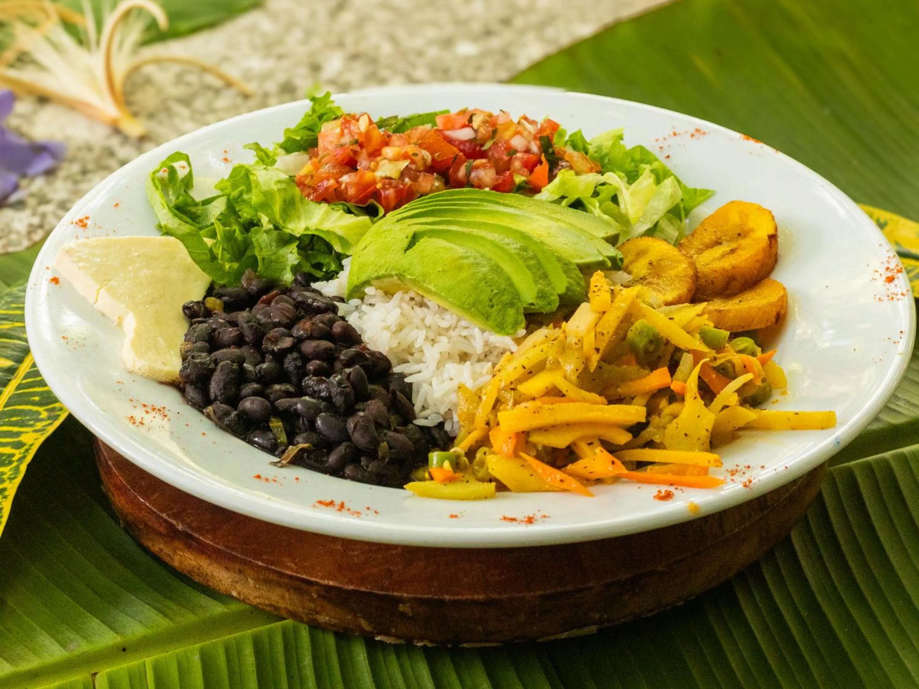 Restaurant/places to eat in El Sano Banano Beachside Hotel