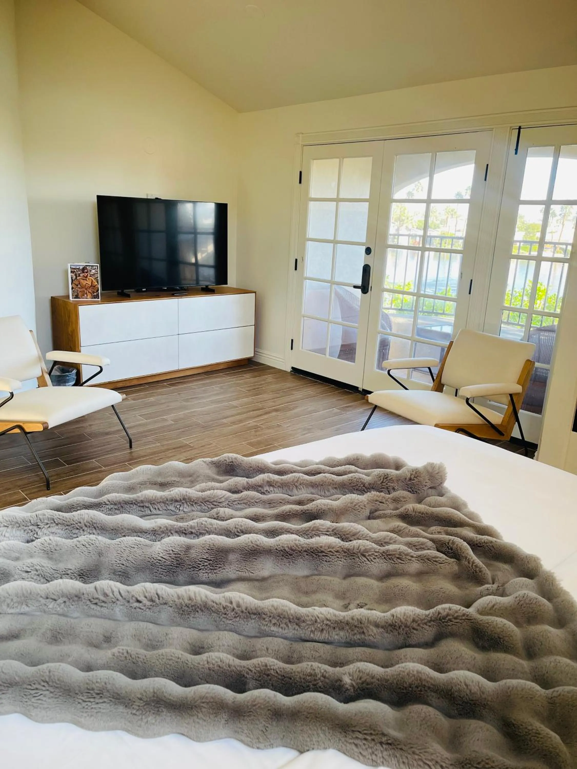 Bed in The Chateau at Lake La Quinta